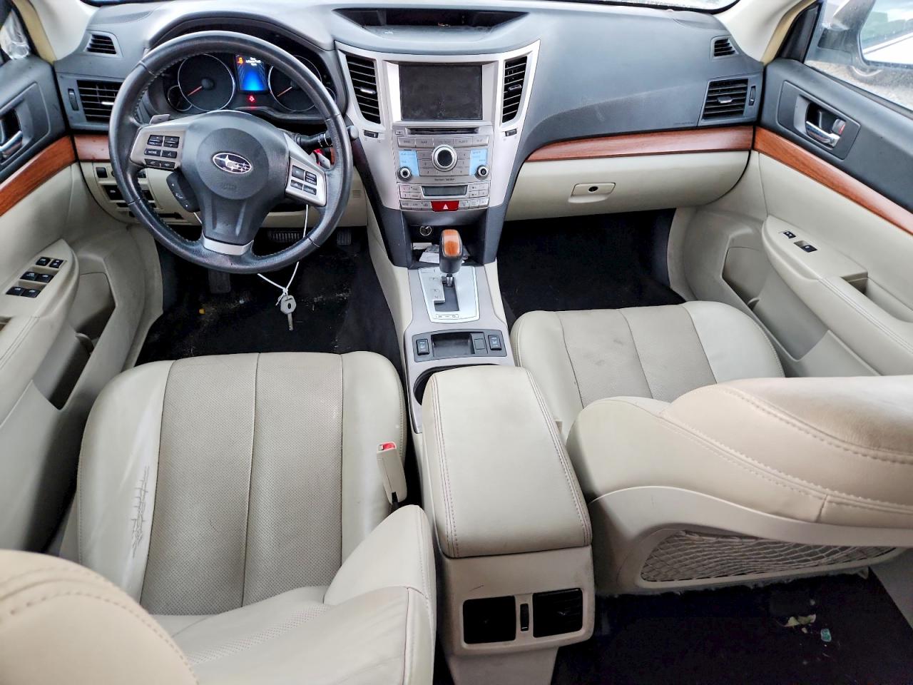 2013 Subaru Outback 2.5i Limited Белый vin: 4S4BRBPC8D3229519