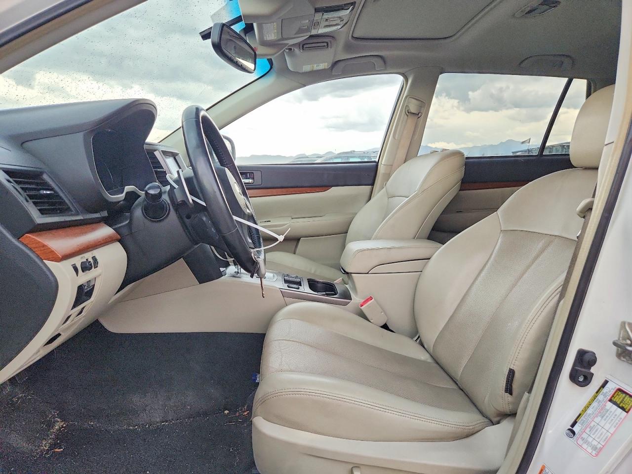 2013 Subaru Outback 2.5i Limited Белый vin: 4S4BRBPC8D3229519