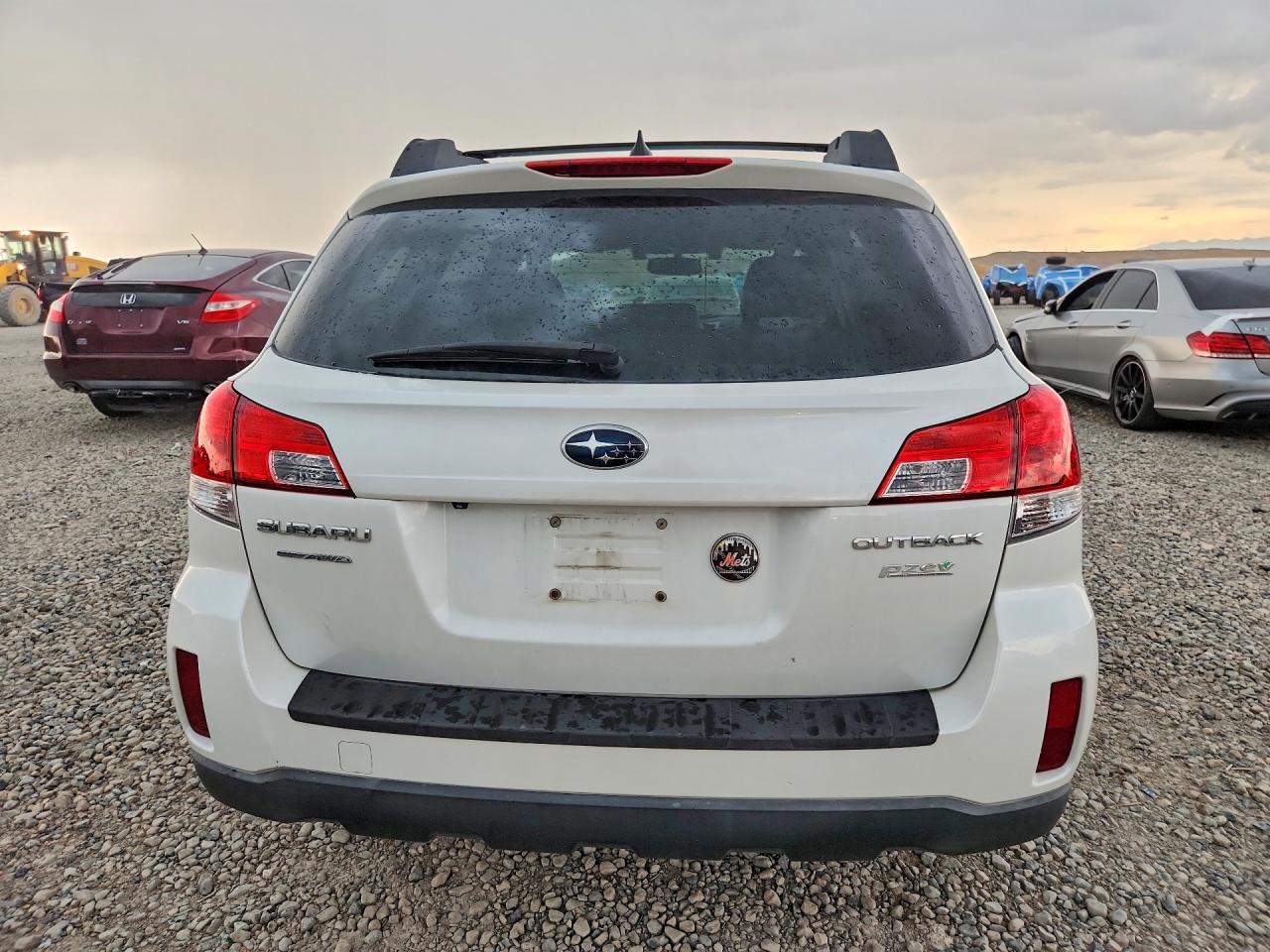 2013 Subaru Outback 2.5i Limited Белый vin: 4S4BRBPC8D3229519