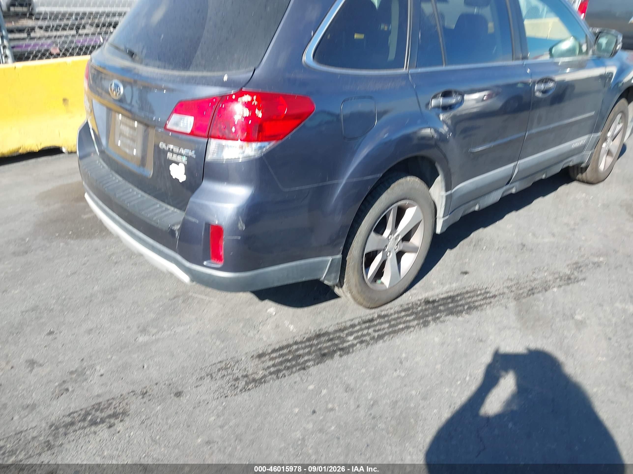 2014 Subaru Outback 2.5i Limited Gray vin: 4S4BRBPC8E3271934
