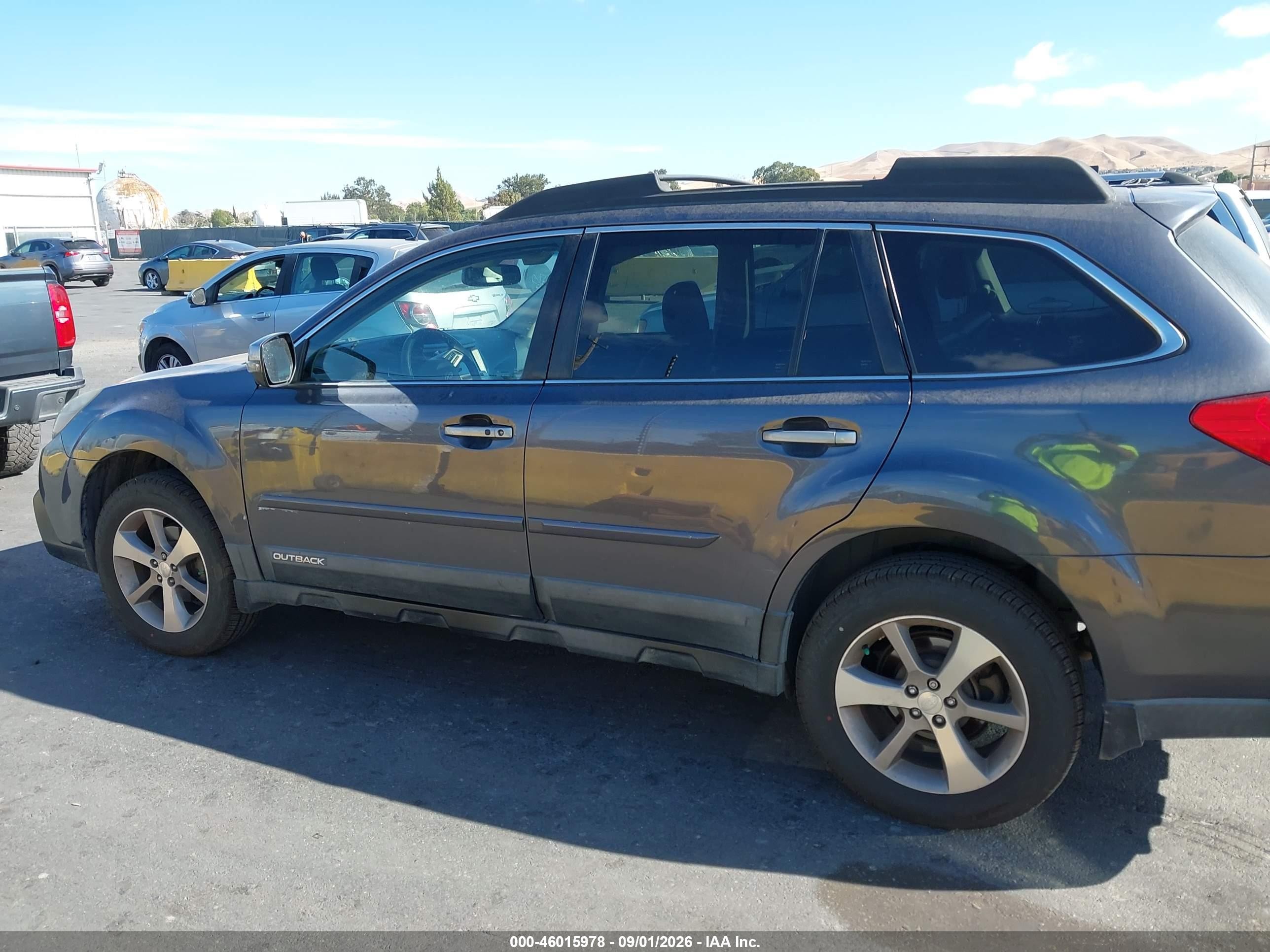 2014 Subaru Outback 2.5i Limited Gray vin: 4S4BRBPC8E3271934