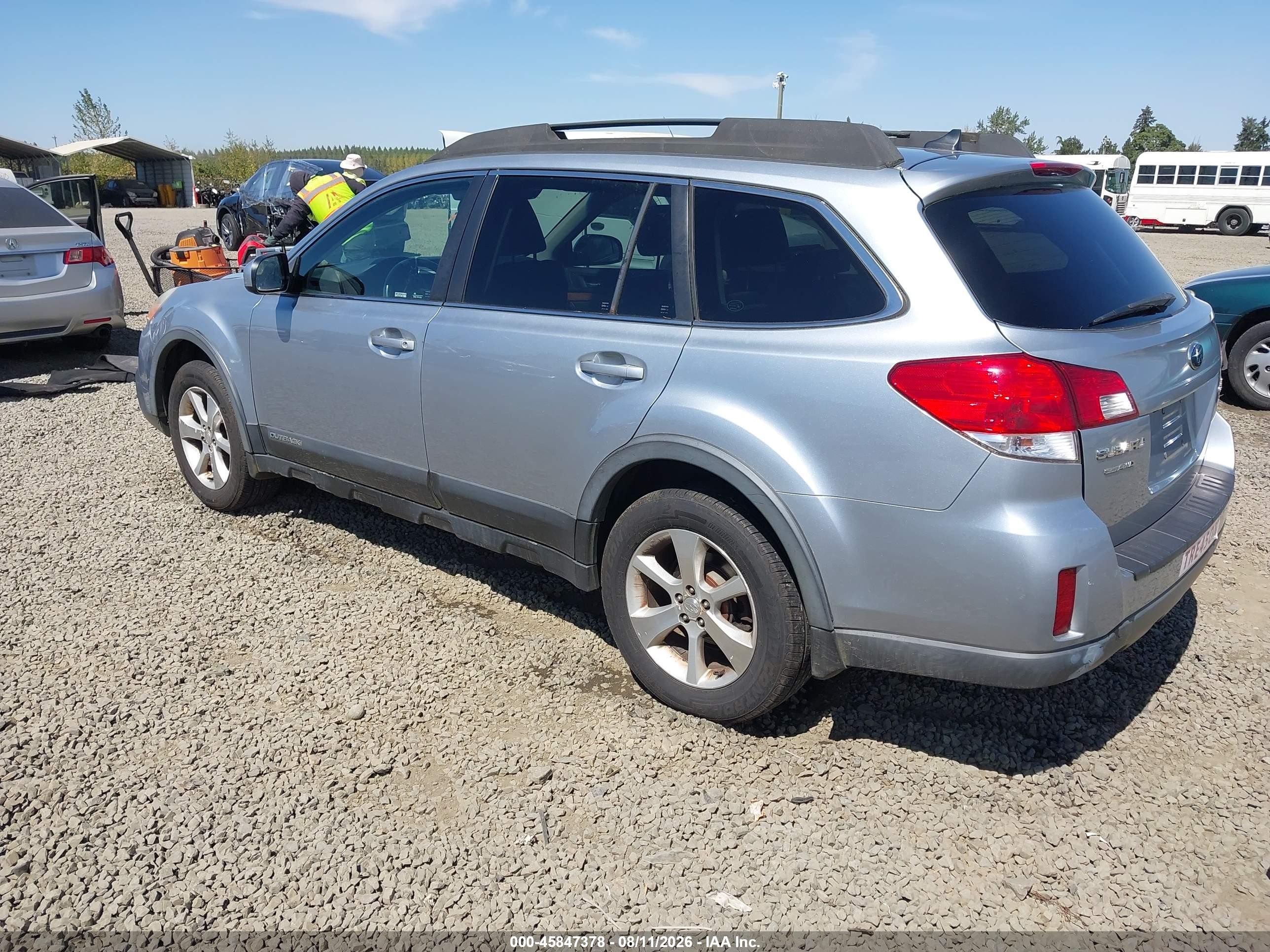 2013 Subaru Outback 2.5i Limited Silver vin: 4S4BRBPC9D3232753