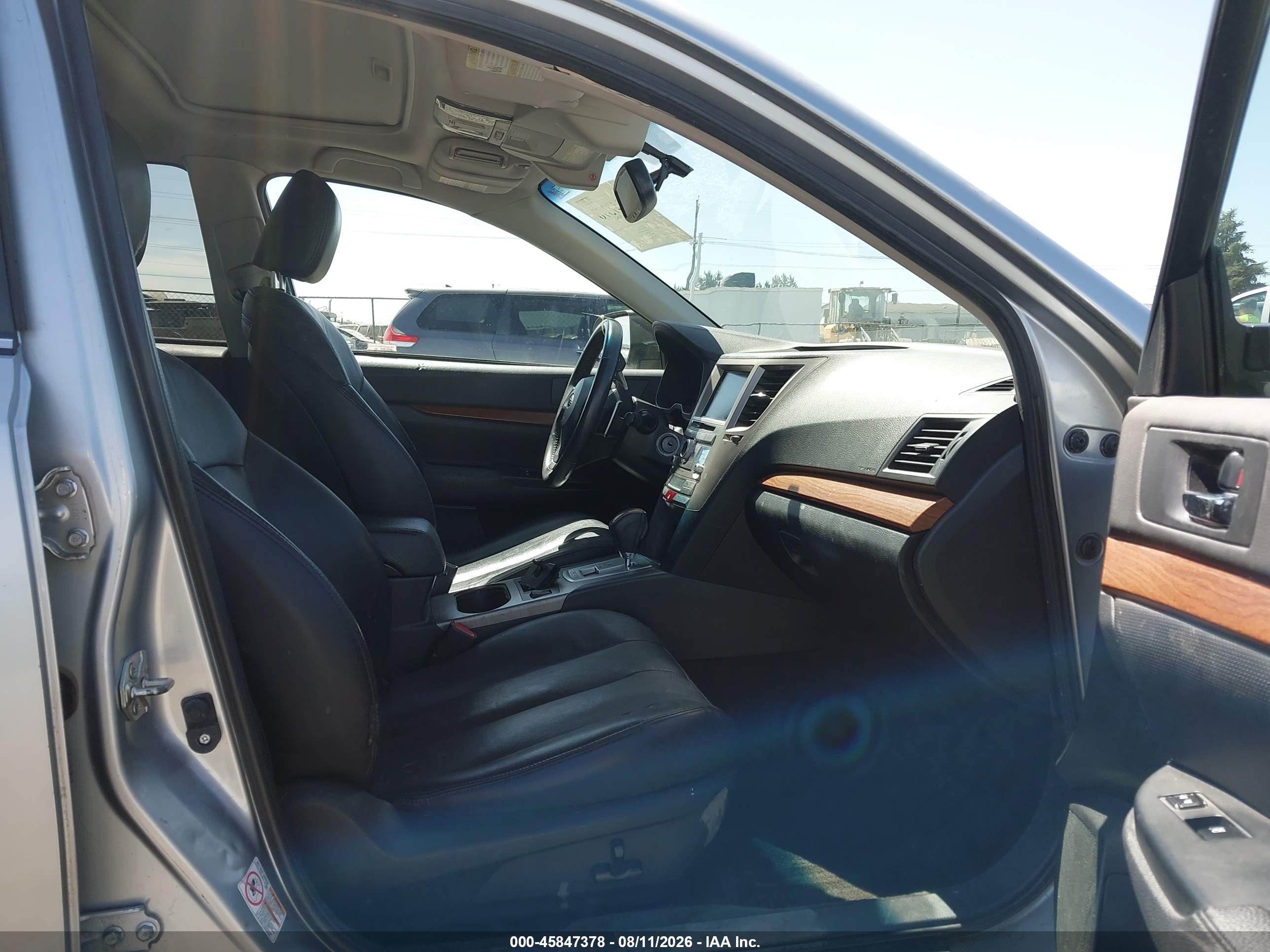 2013 Subaru Outback 2.5i Limited Silver vin: 4S4BRBPC9D3232753