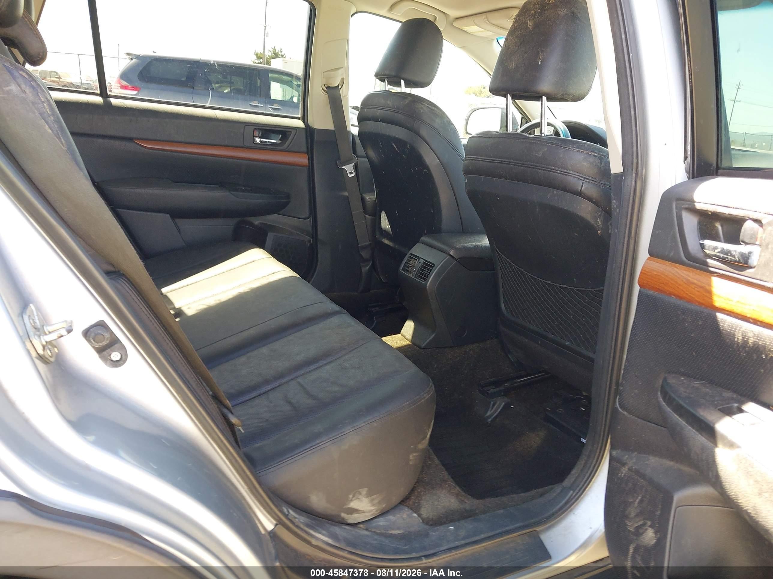 2013 Subaru Outback 2.5i Limited Silver vin: 4S4BRBPC9D3232753