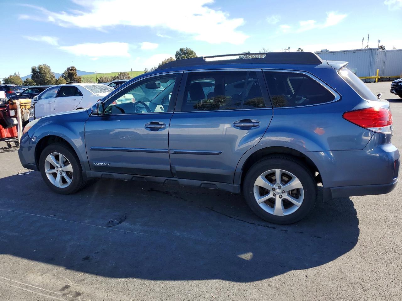 2013 Subaru Outback 2.5i Limited Blue vin: 4S4BRBPCXD3243924