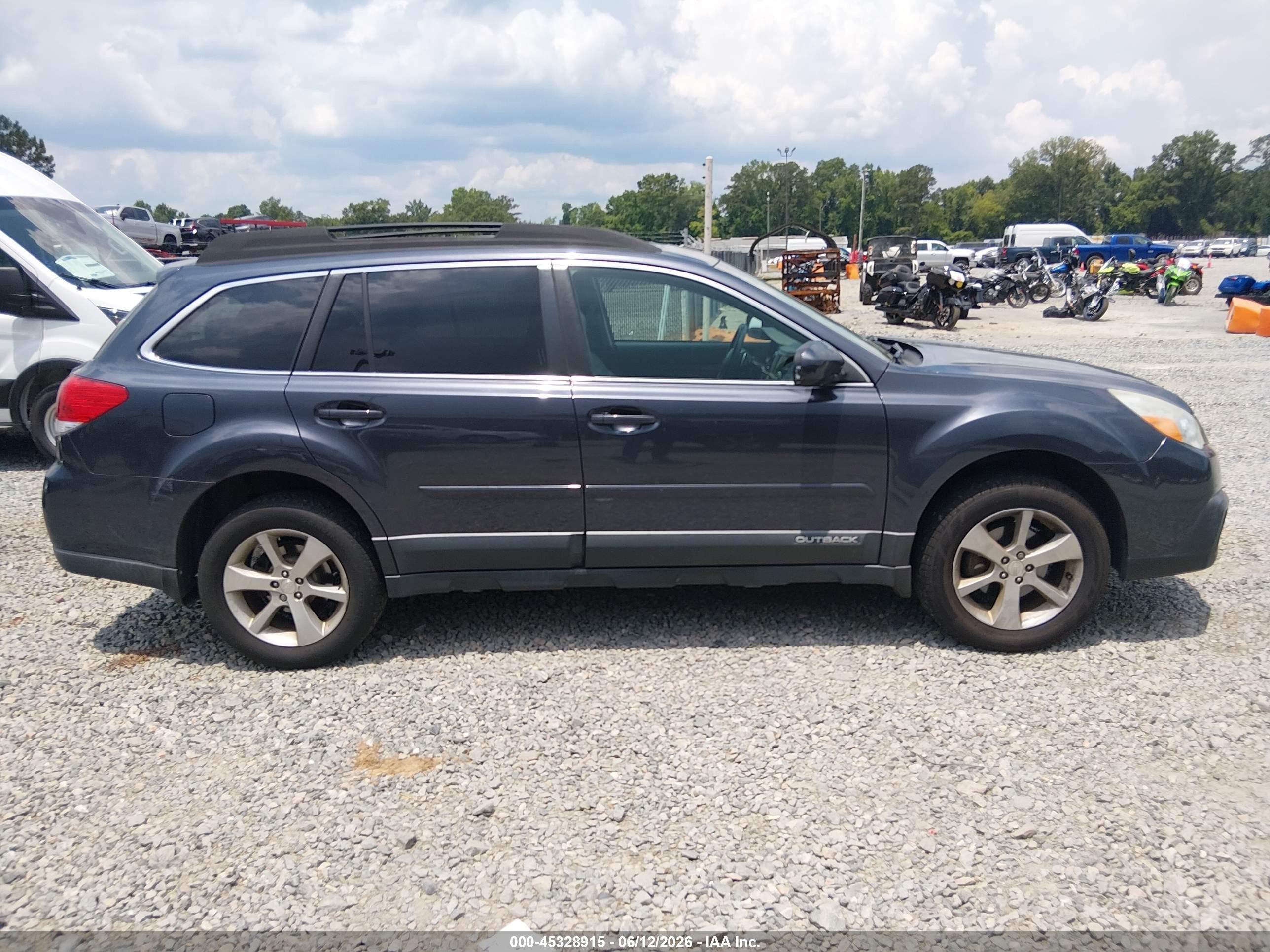 2013 Subaru Outback 2.5i Limited Blue vin: 4S4BRBPCXD3323322