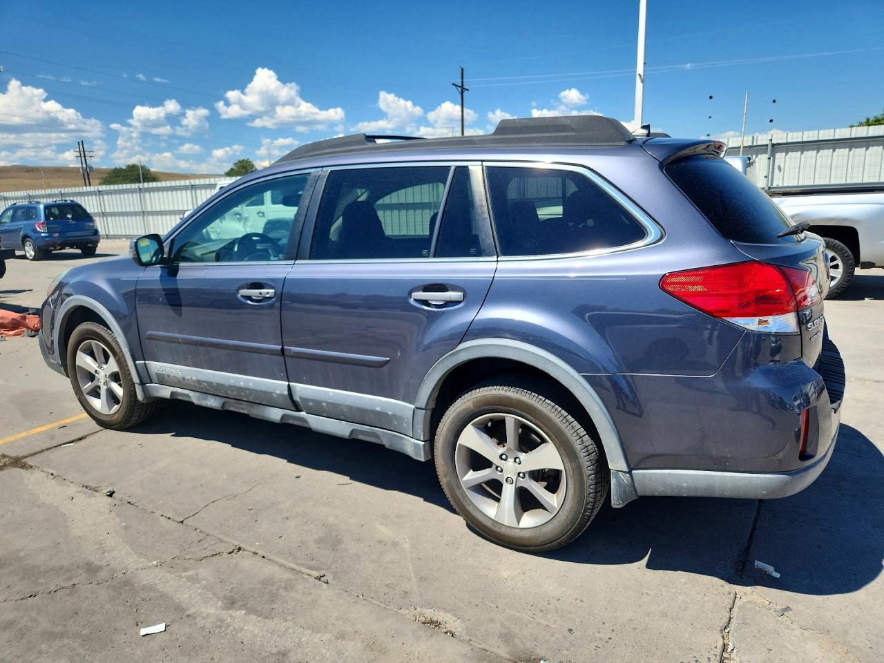 2014 Subaru Outback 2.5i Limited Blue vin: 4S4BRBPCXE3228499