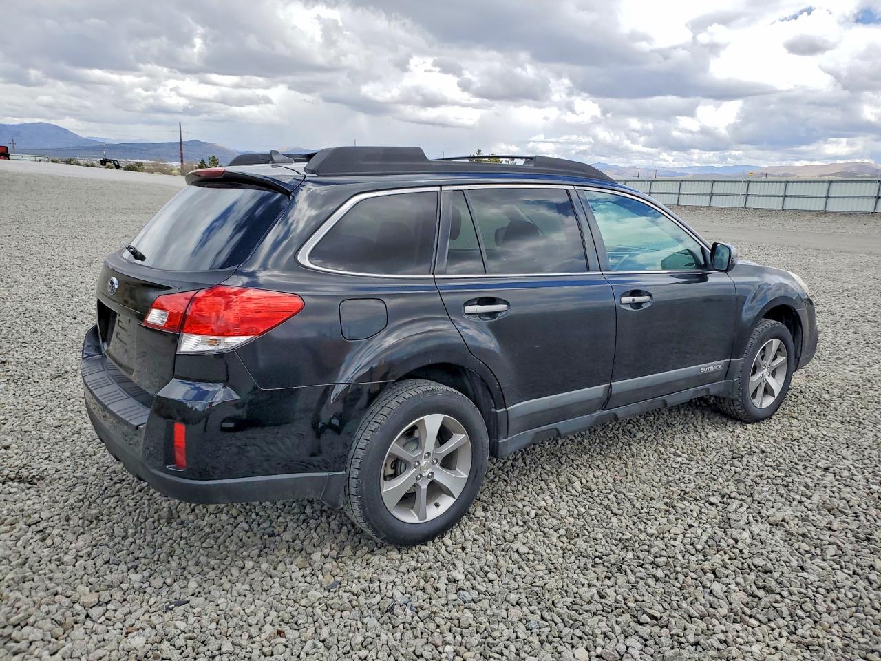 2013 Subaru Outback 2.5i Limited Black vin: 4S4BRBSC3D3290235