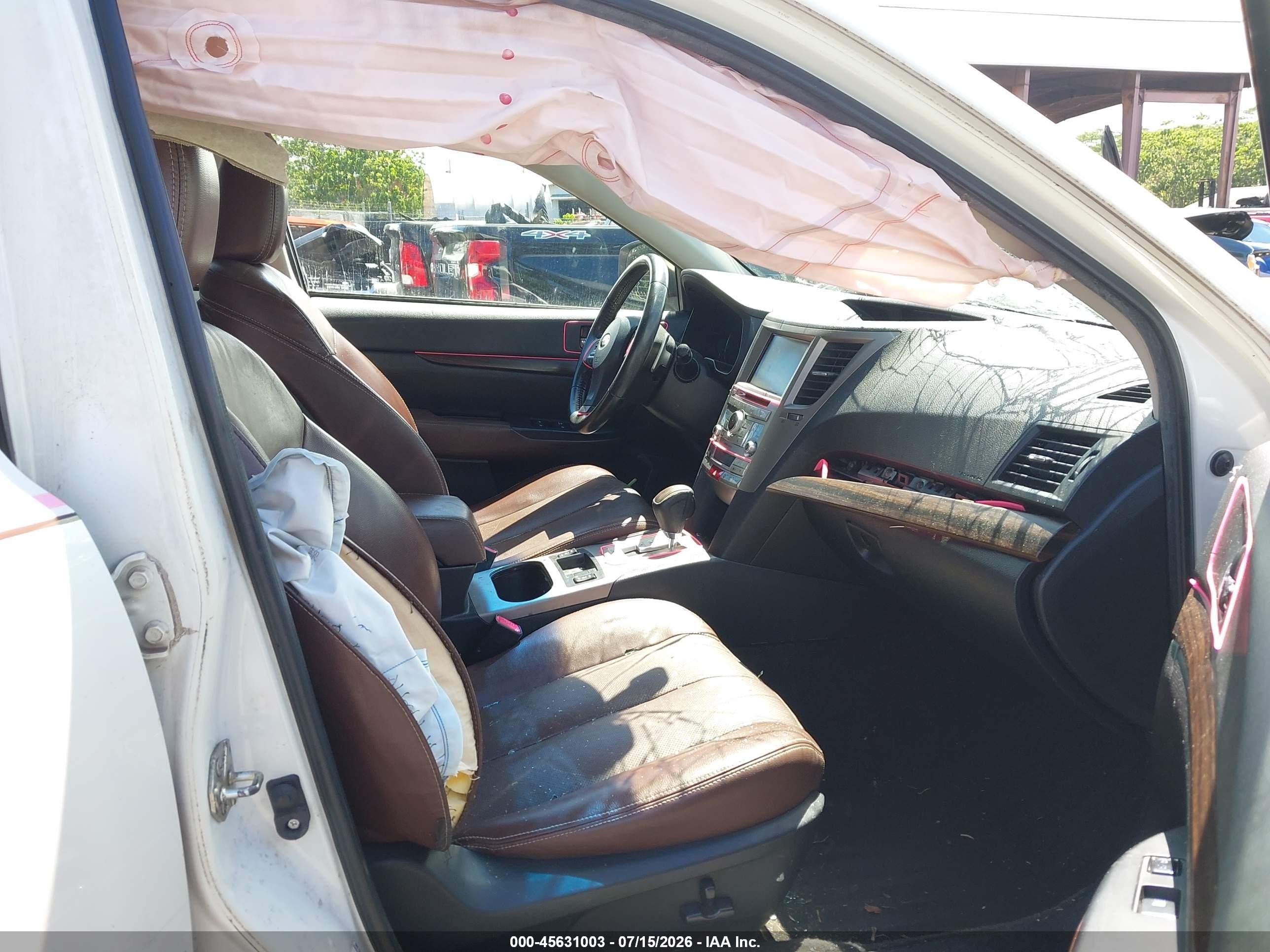 2013 Subaru Outback 2.5i Limited Белый vin: 4S4BRBSC4D3230660