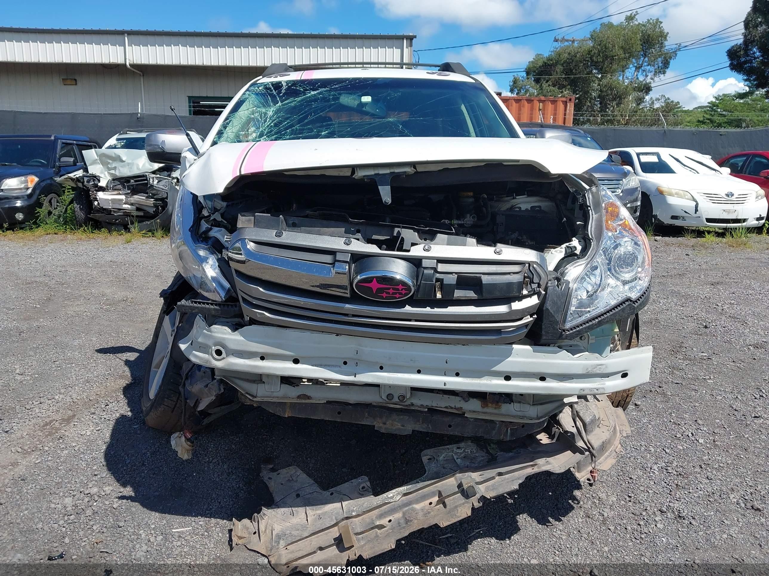2013 Subaru Outback 2.5i Limited Белый vin: 4S4BRBSC4D3230660
