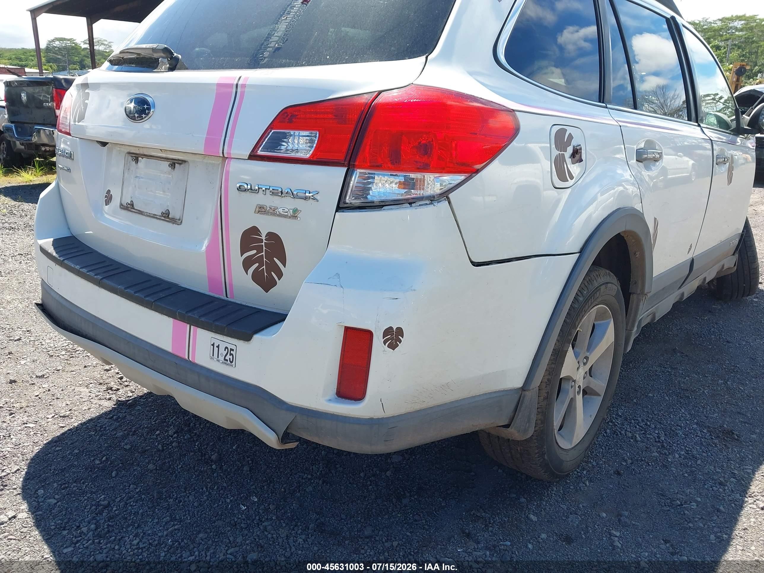 2013 Subaru Outback 2.5i Limited Белый vin: 4S4BRBSC4D3230660