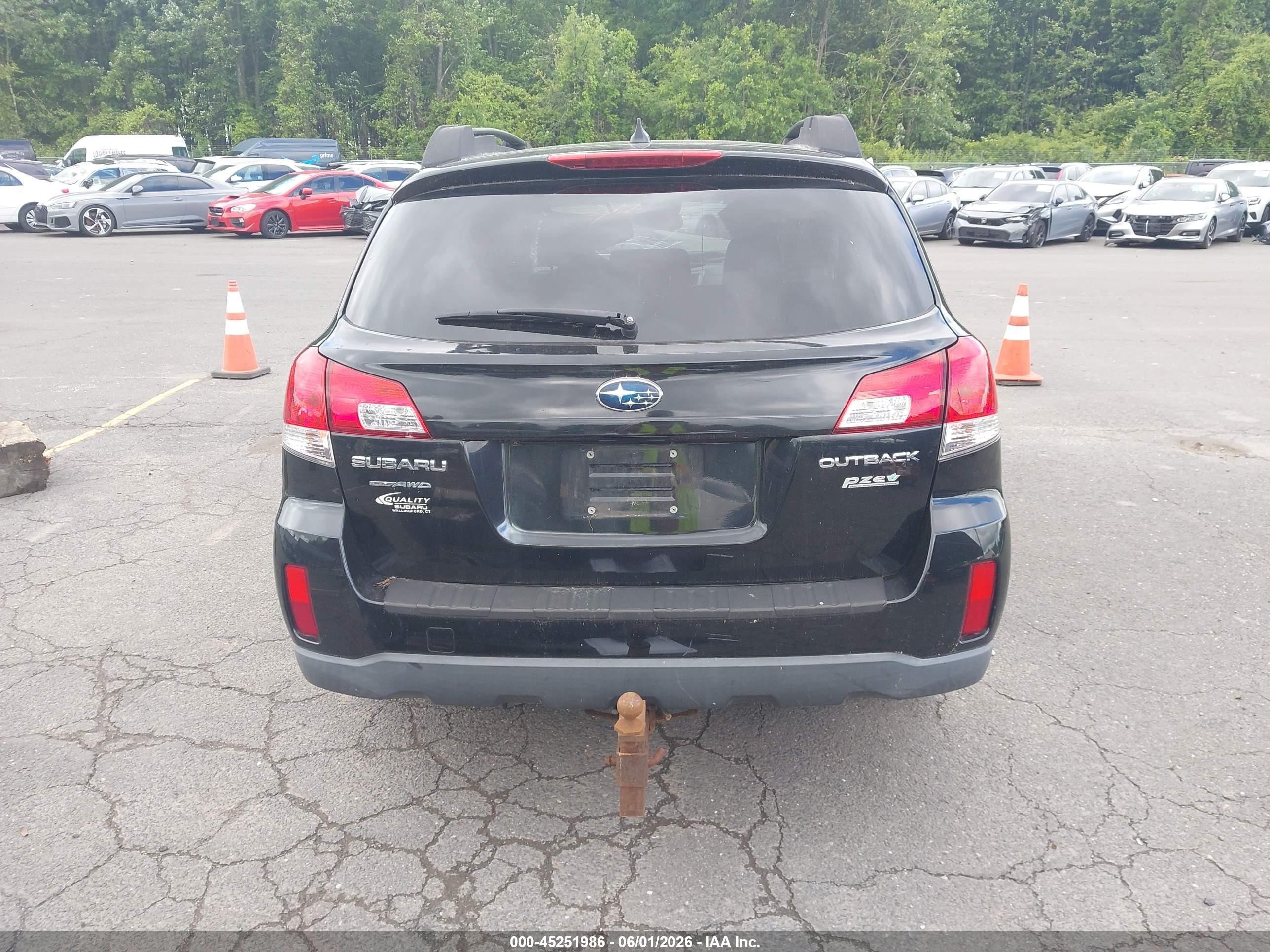 2013 Subaru Outback 2.5i Limited Black vin: 4S4BRBSC6D3299396