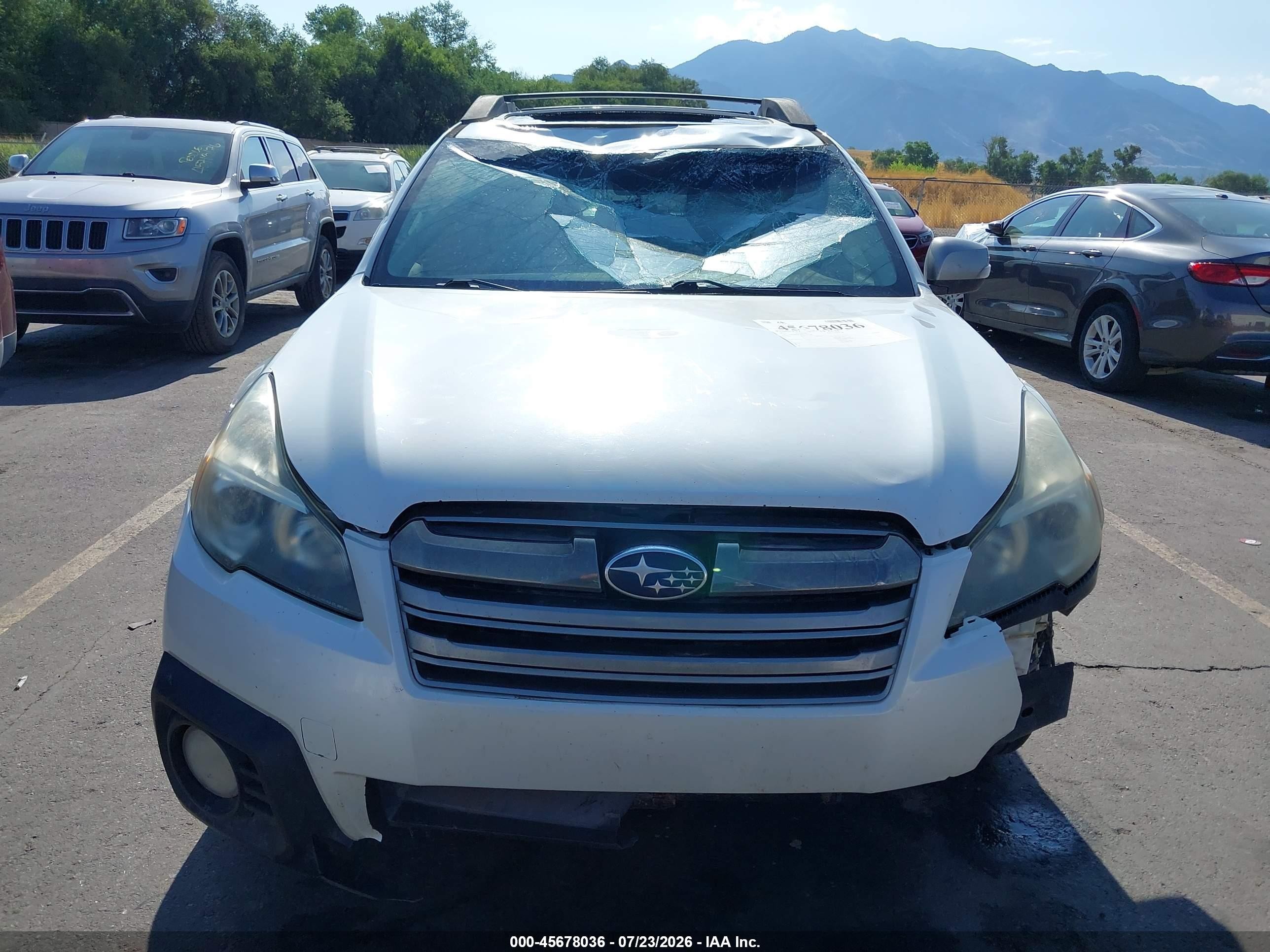 2013 Subaru Outback 2.5i Limited White vin: 4S4BRBSC8D3243749