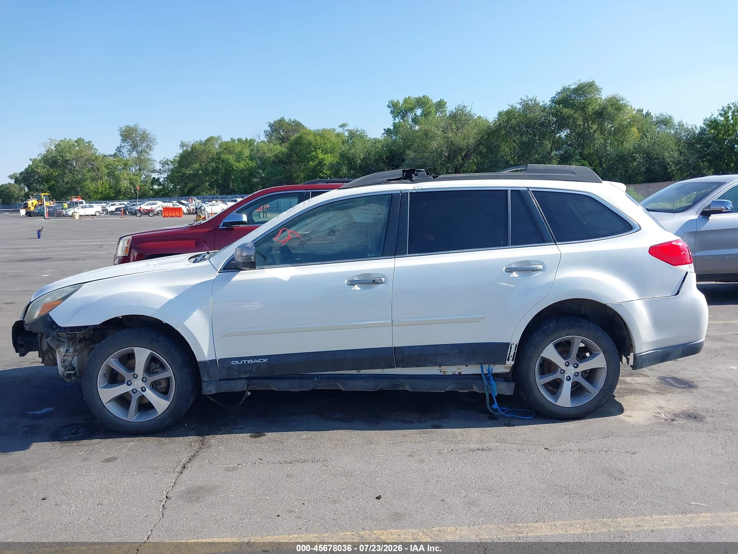 2013 Subaru Outback 2.5i Limited White vin: 4S4BRBSC8D3243749