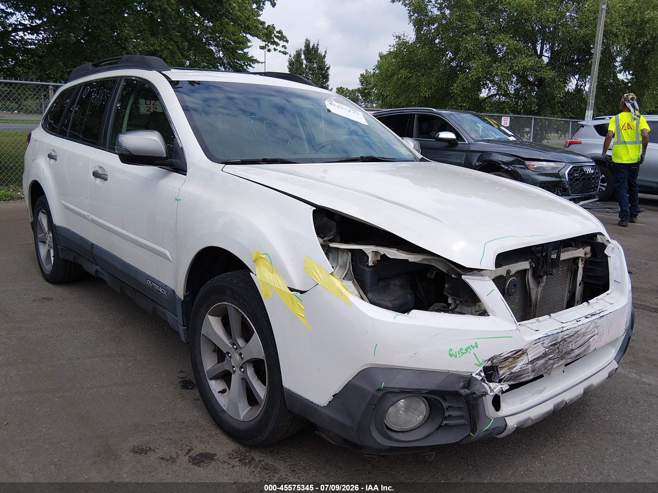 2013 Subaru Outback 2.5i Limited White vin: 4S4BRBSCXD3297649