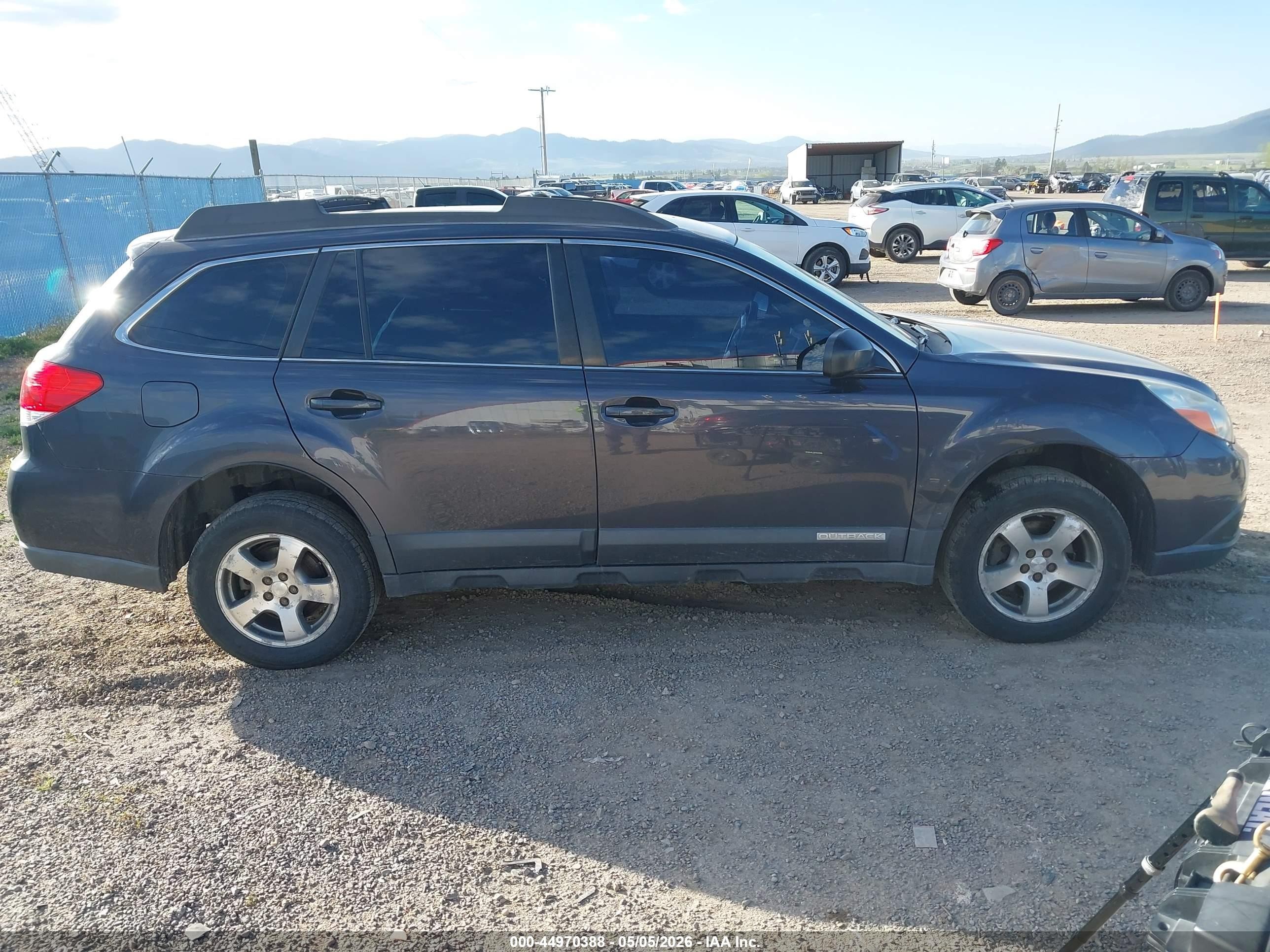 2010 Subaru Outback 2.5i Gray vin: 4S4BRCAC0A3366187