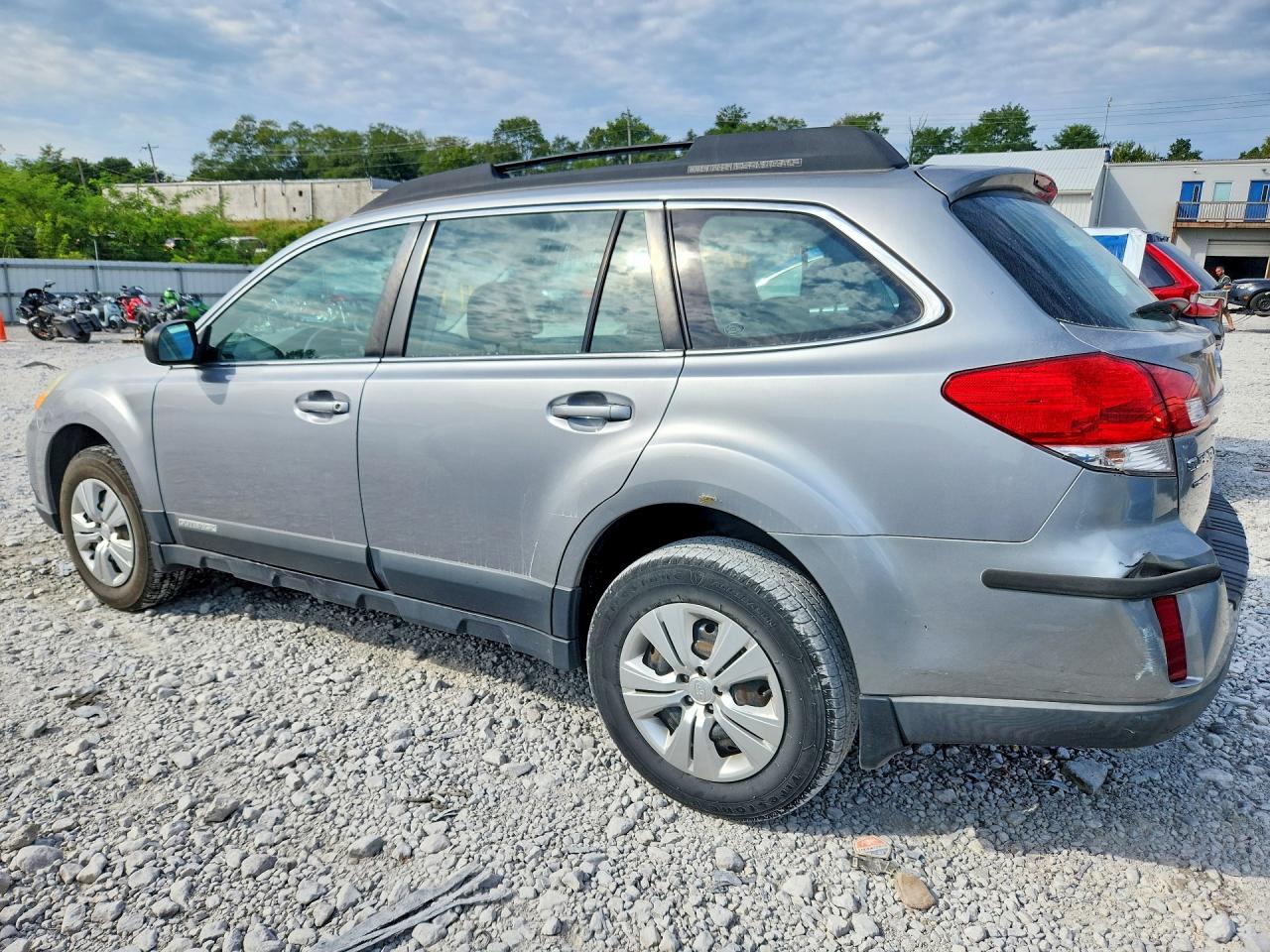 2011 Subaru Outback 2.5i Серебряный vin: 4S4BRCAC0B3434747