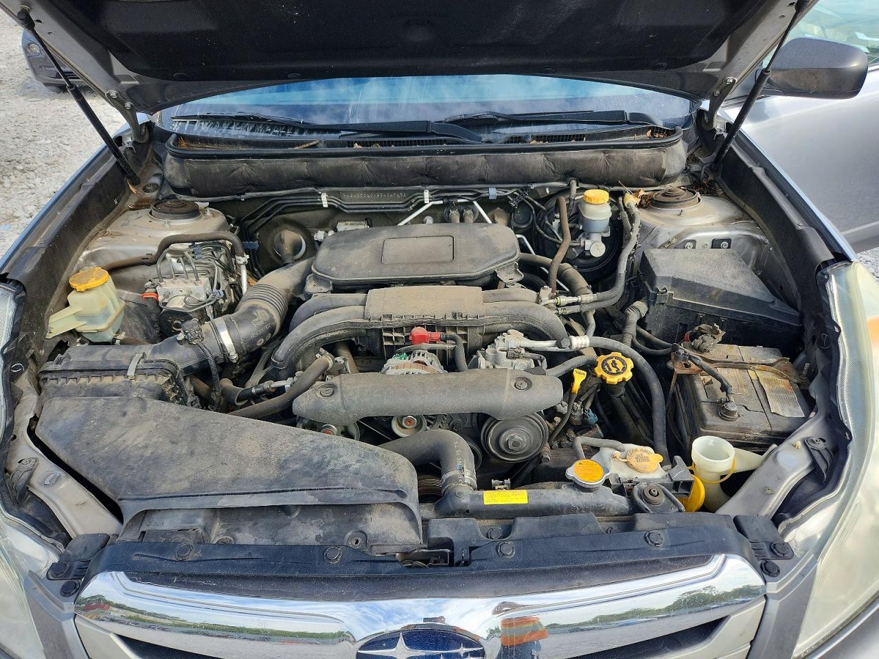2011 Subaru Outback 2.5i Серебряный vin: 4S4BRCAC0B3434747