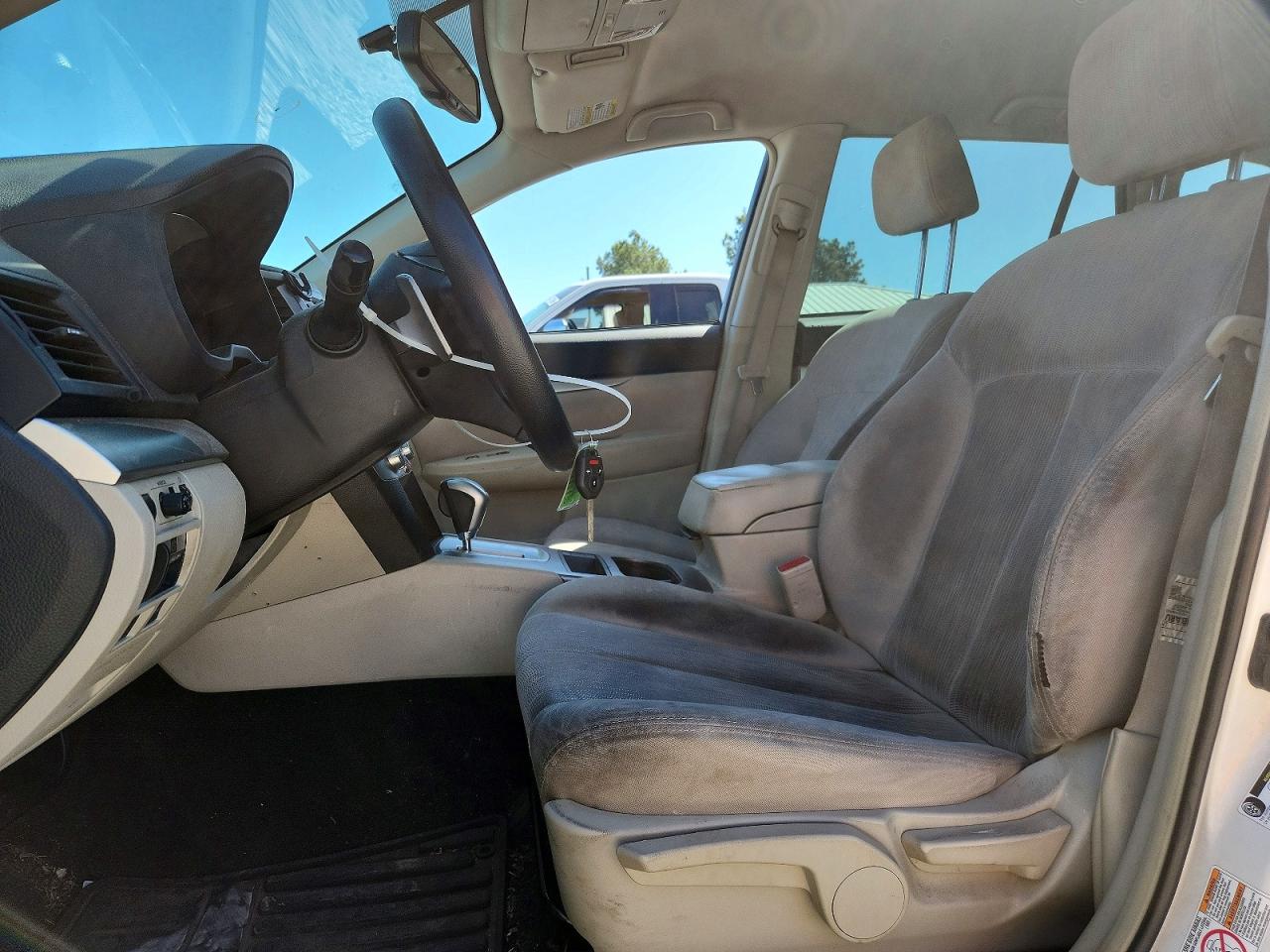 2014 Subaru Outback 2.5i White vin: 4S4BRCAC0E3228252