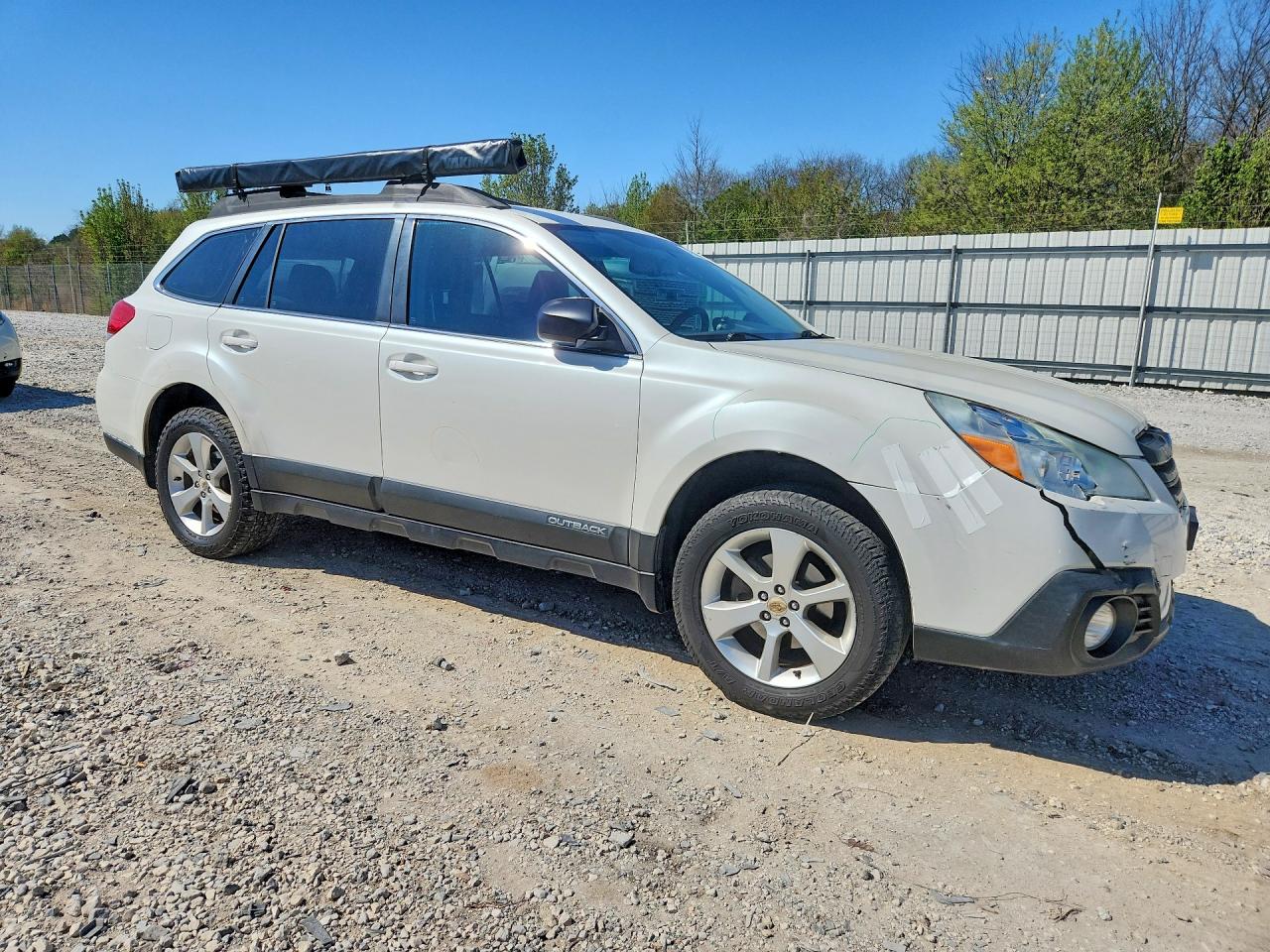 2014 Subaru Outback 2.5i White vin: 4S4BRCAC0E3228252