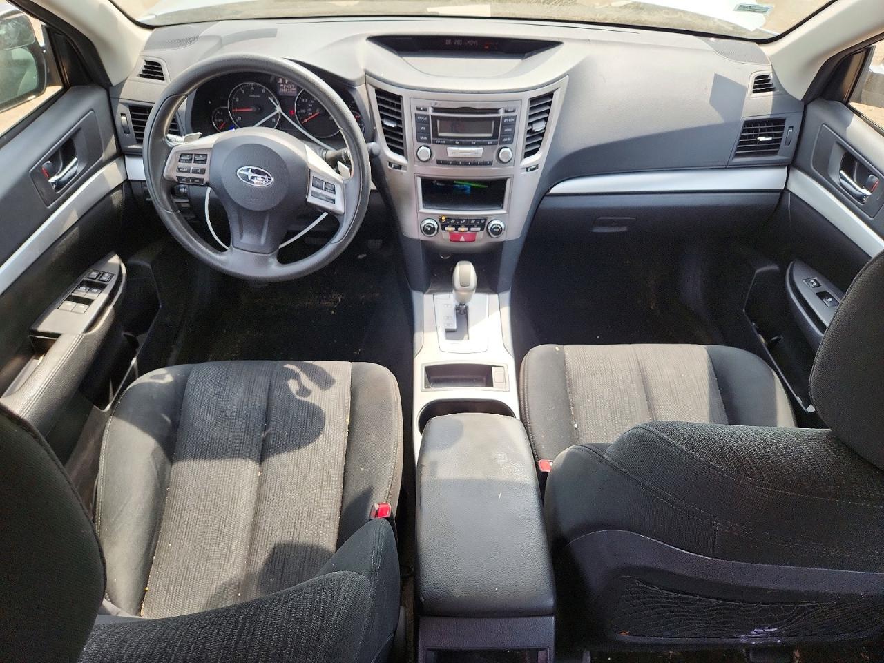2014 Subaru Outback 2.5i Silver vin: 4S4BRCAC0E3251417