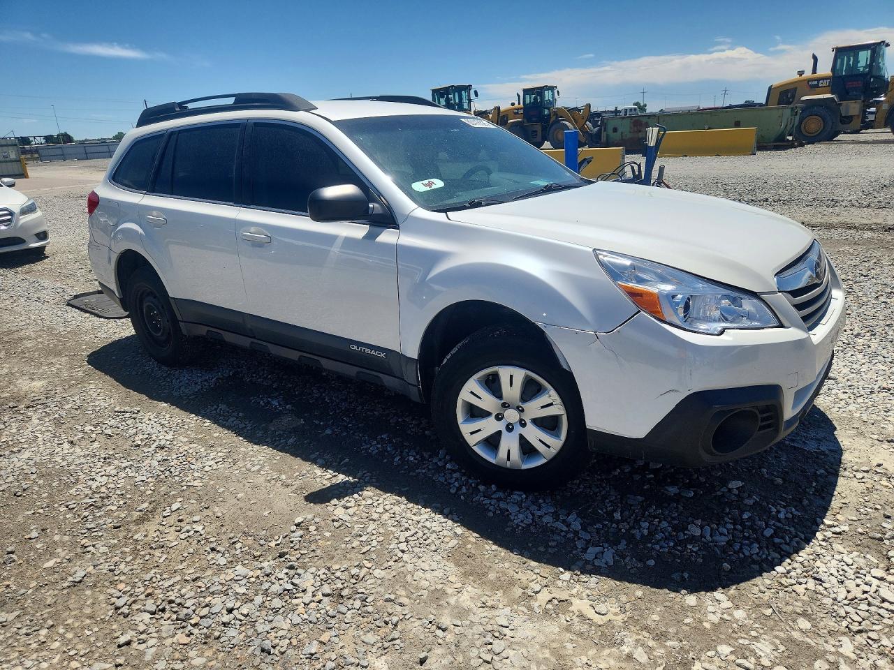 2013 Subaru Outback 2.5i White vin: 4S4BRCAC1D3290127