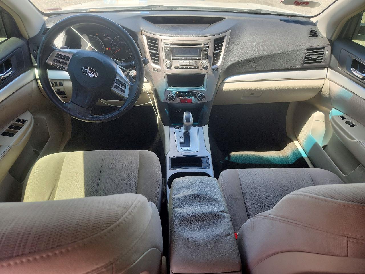 2013 Subaru Outback 2.5i White vin: 4S4BRCAC1D3290127