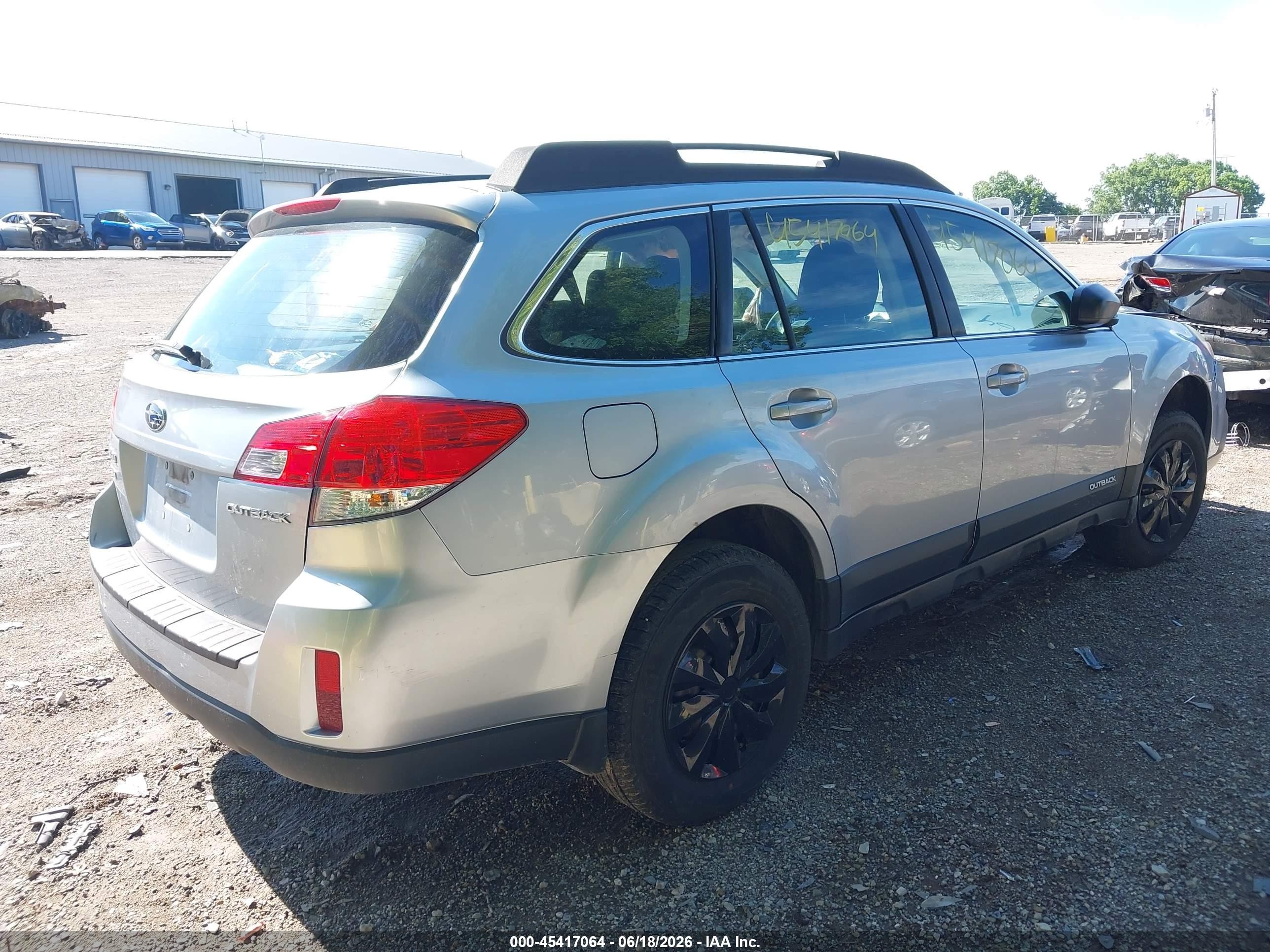 2014 Subaru Outback 2.5i Серебряный vin: 4S4BRCAC1E3241849
