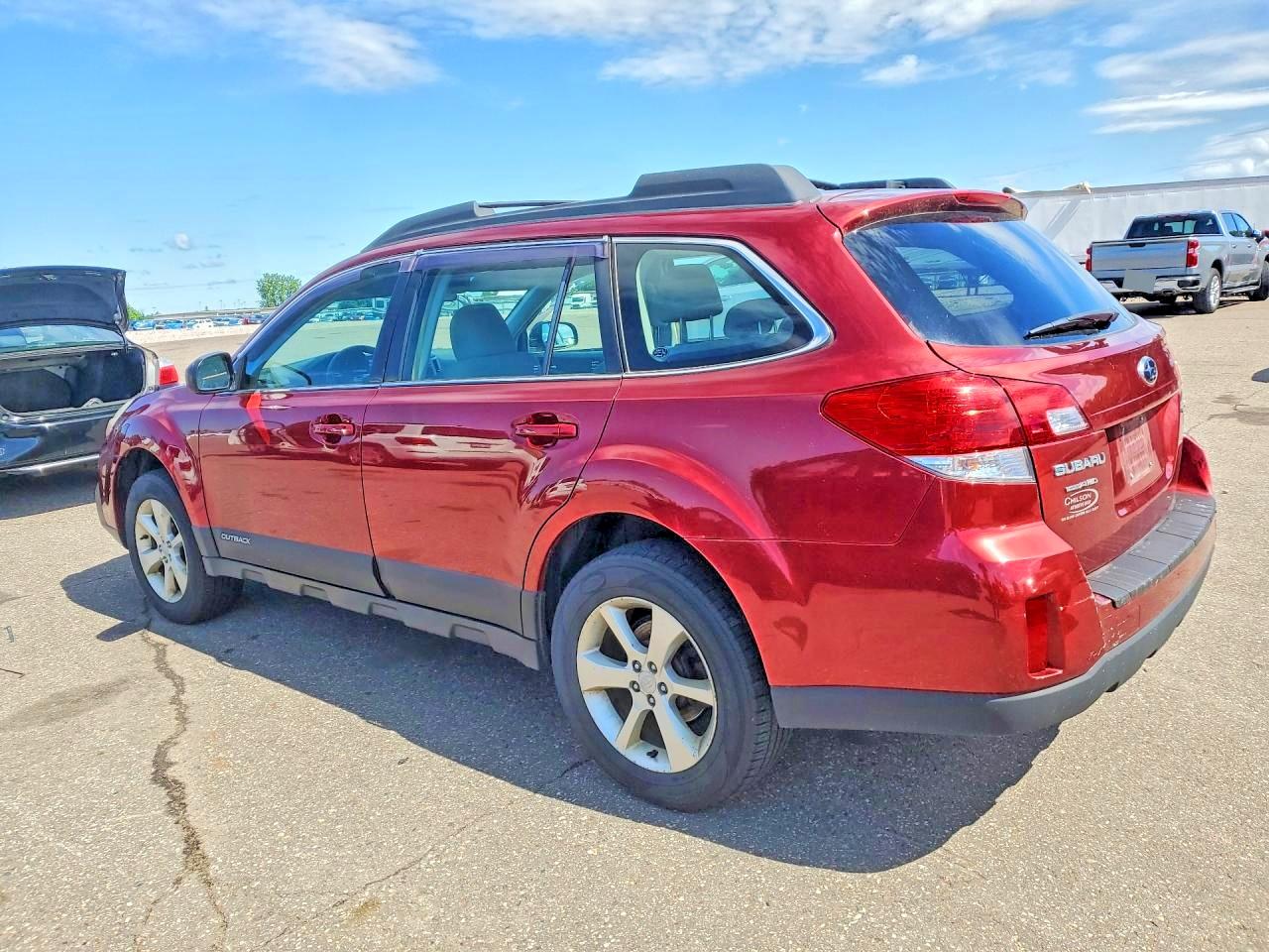 2014 Subaru Outback 2.5i Burgundy vin: 4S4BRCAC1E3310653