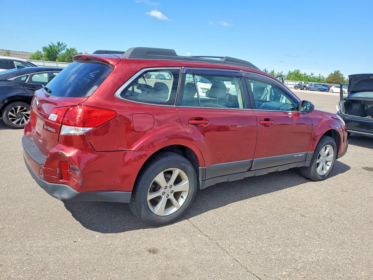 2014 Subaru Outback 2.5i Burgundy vin: 4S4BRCAC1E3310653