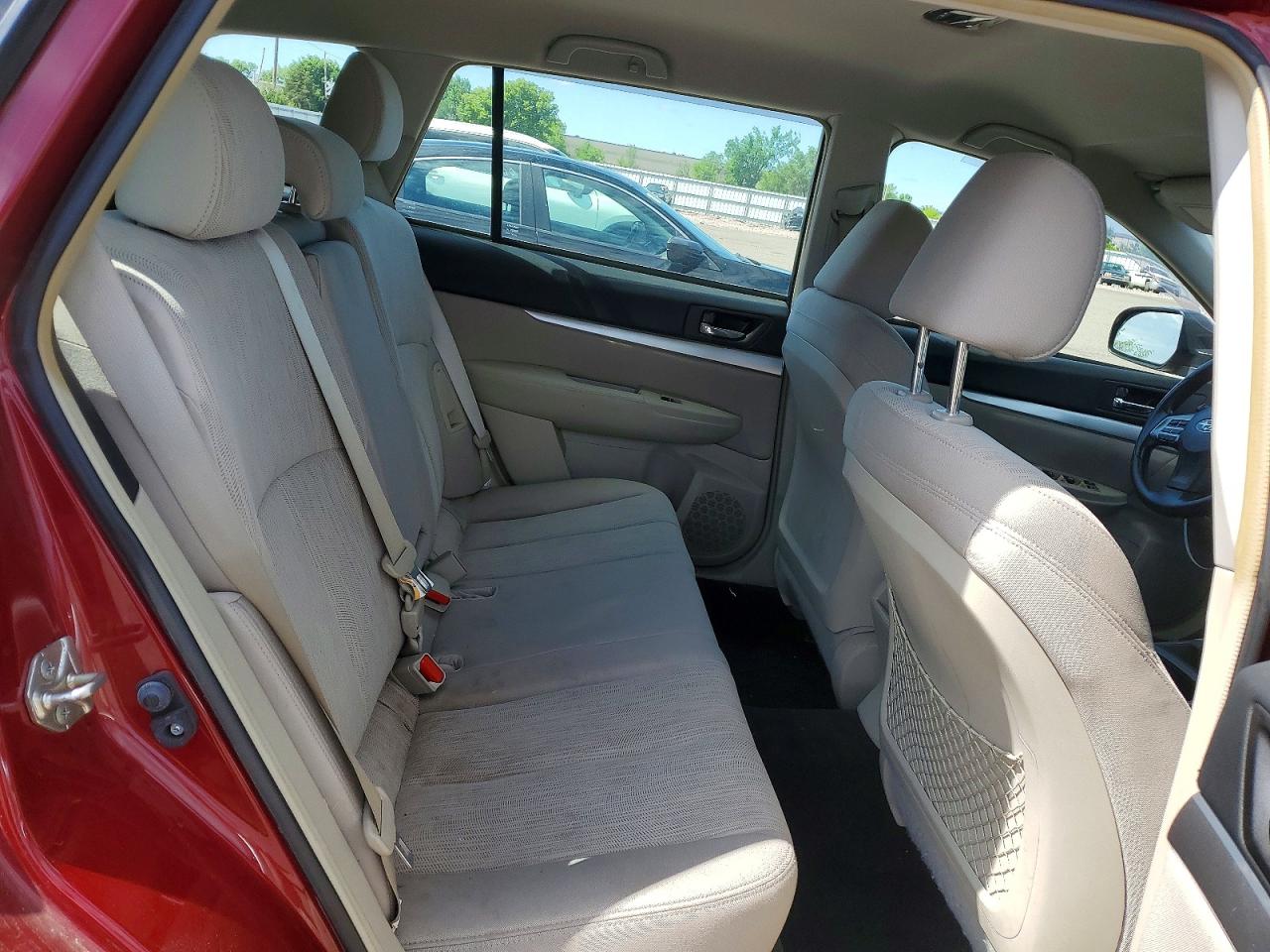 2014 Subaru Outback 2.5i Burgundy vin: 4S4BRCAC1E3310653