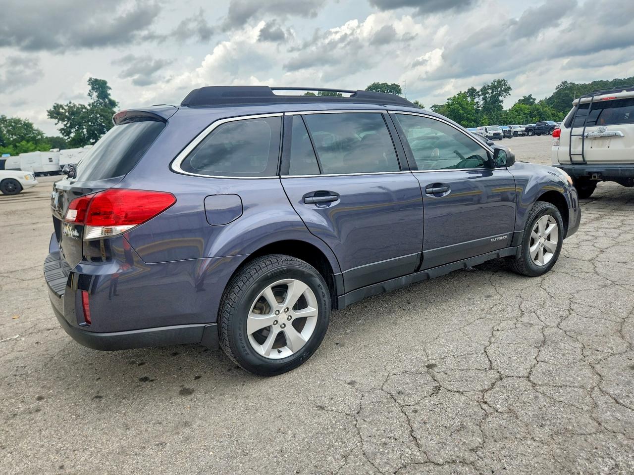 2014 Subaru Outback 2.5i Gray vin: 4S4BRCAC1E3319885