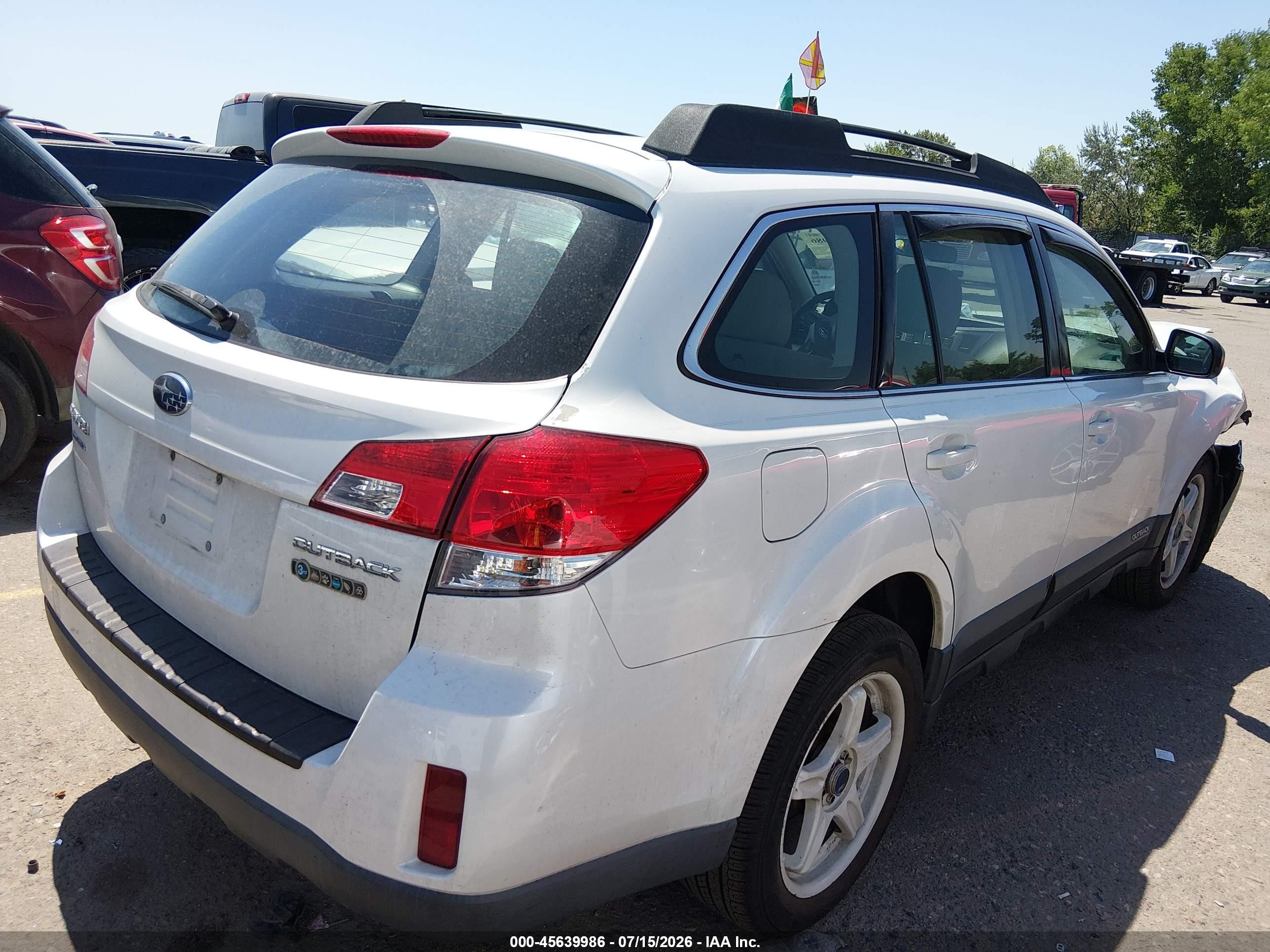 2013 Subaru Outback 2.5i White vin: 4S4BRCAC3D1288150