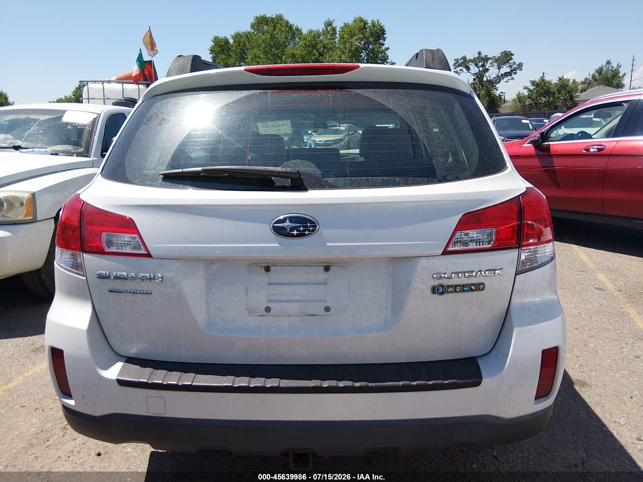 2013 Subaru Outback 2.5i White vin: 4S4BRCAC3D1288150