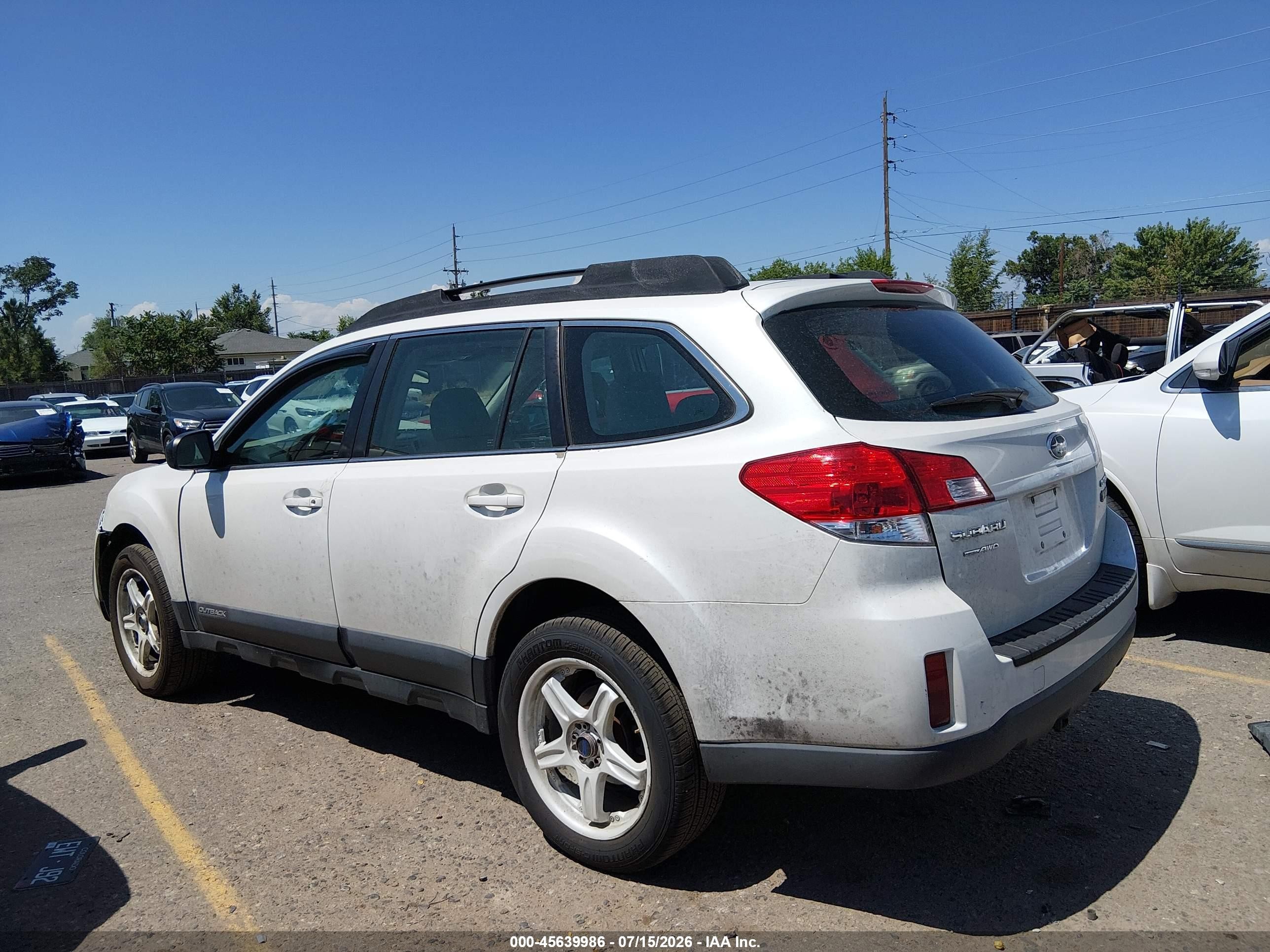 2013 Subaru Outback 2.5i White vin: 4S4BRCAC3D1288150