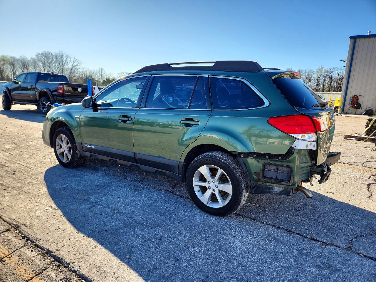 2014 Subaru Outback 2.5i Green vin: 4S4BRCAC3E3328409
