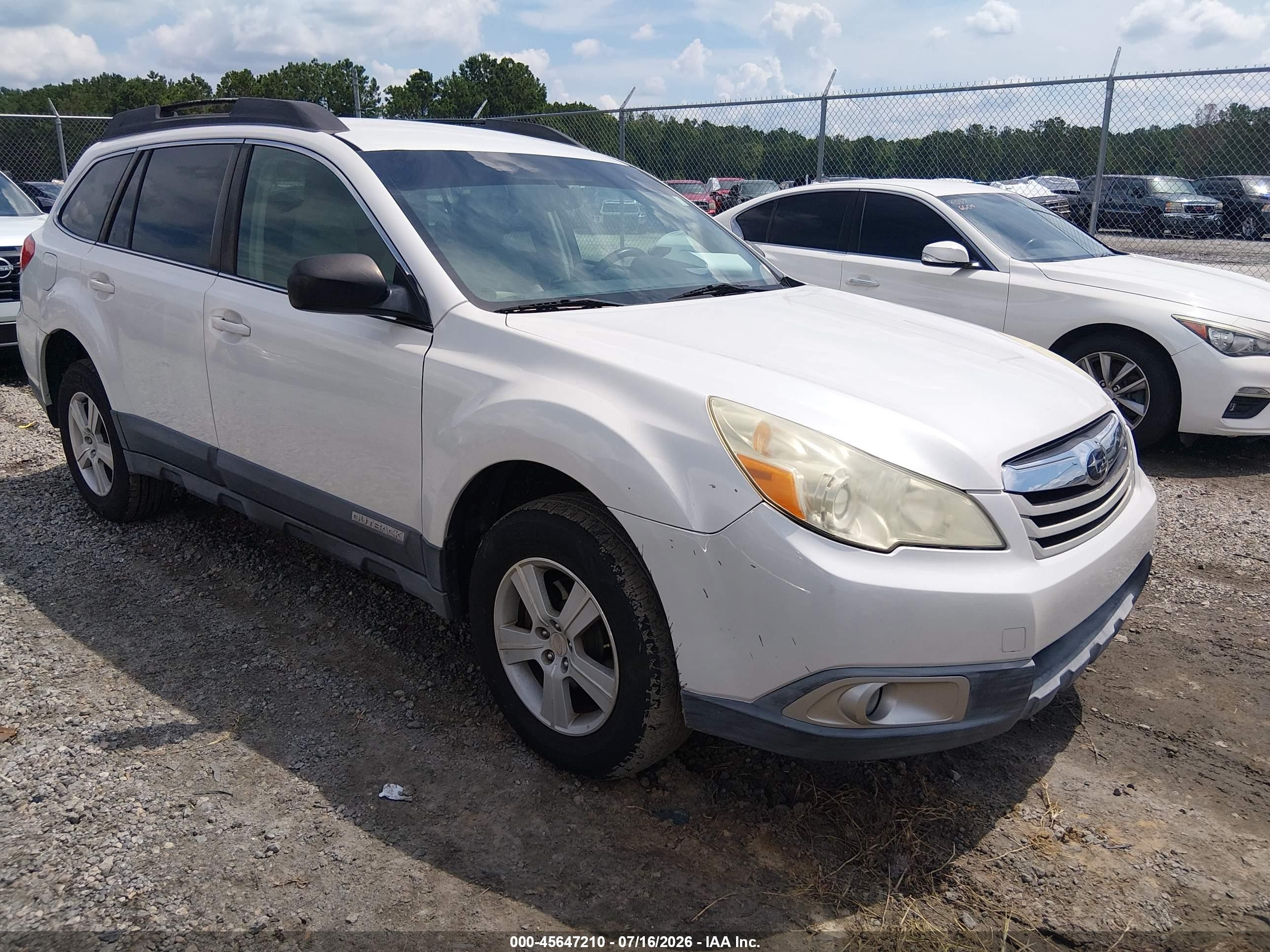 2010 Subaru Outback 2.5i White vin: 4S4BRCAC4A3328302