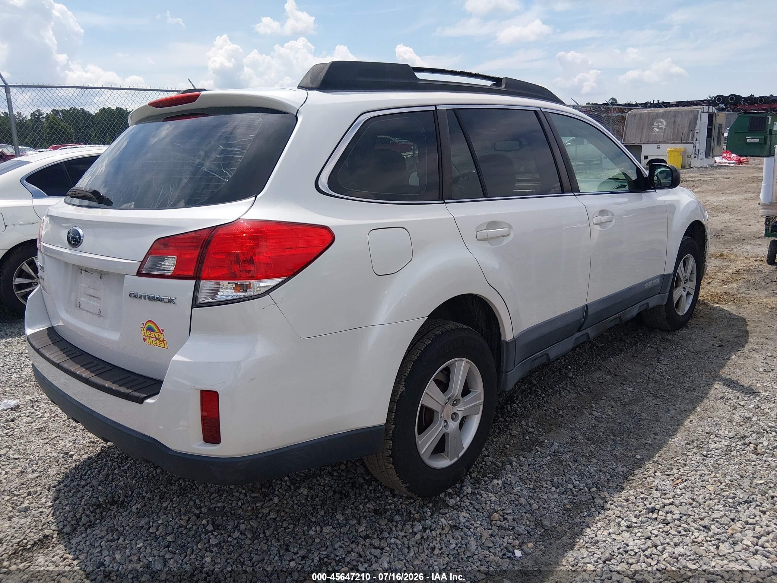 2010 Subaru Outback 2.5i White vin: 4S4BRCAC4A3328302