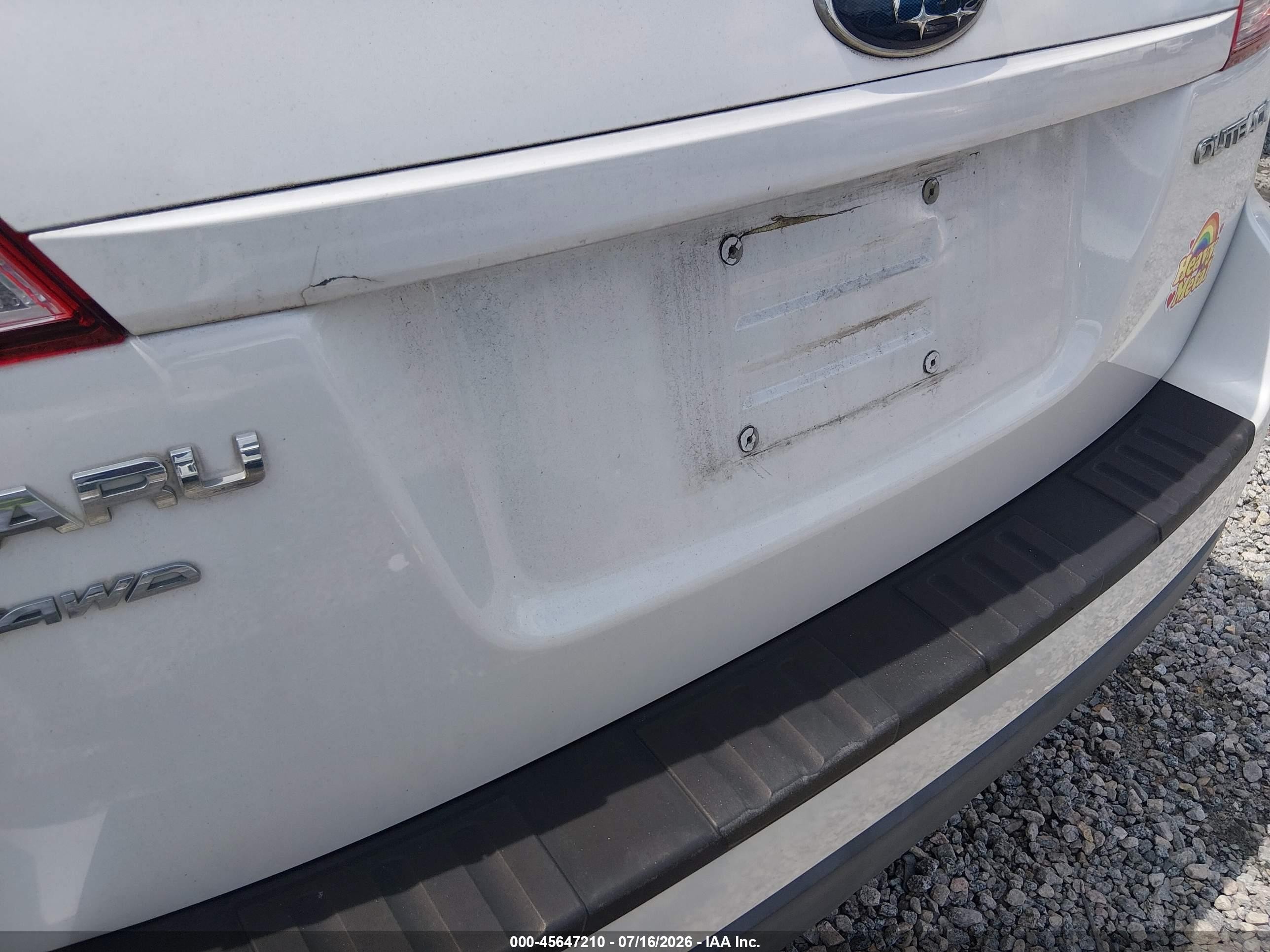 2010 Subaru Outback 2.5i White vin: 4S4BRCAC4A3328302