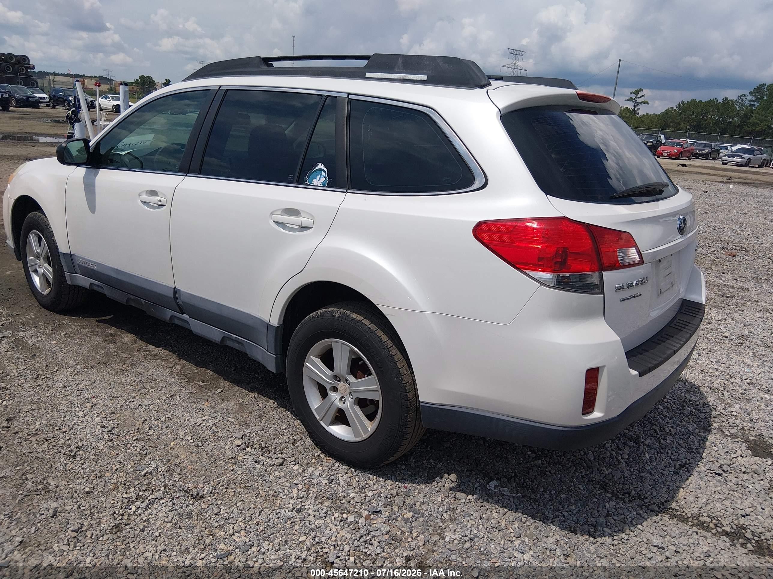 2010 Subaru Outback 2.5i White vin: 4S4BRCAC4A3328302