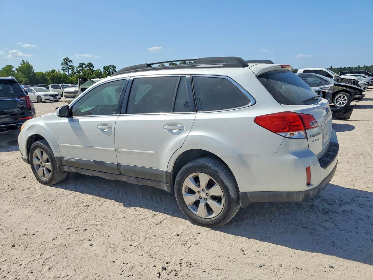 2012 Subaru Outback 2.5i Белый vin: 4S4BRCAC4C3210169