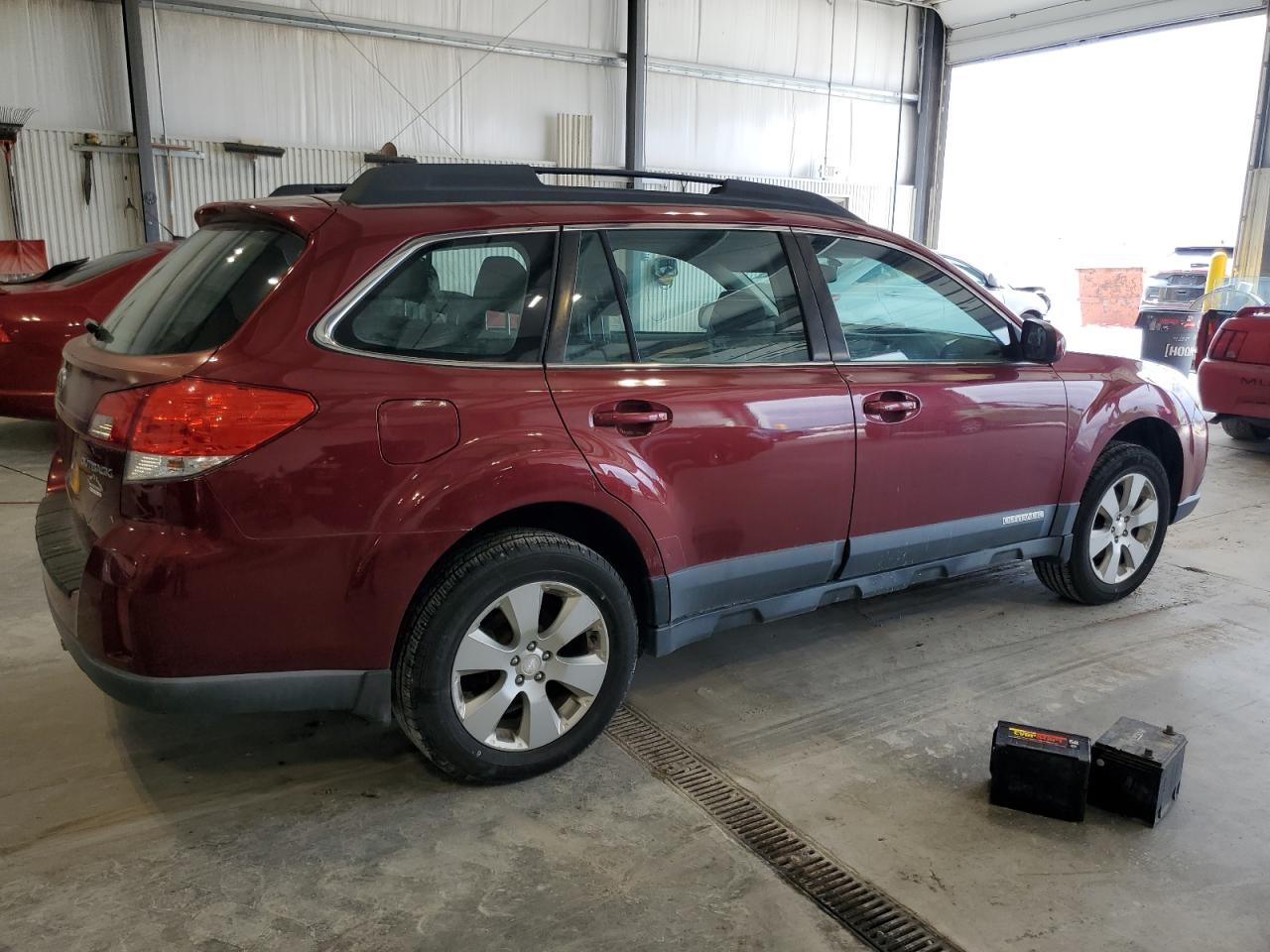 2012 Subaru Outback 2.5i Red vin: 4S4BRCAC4C3282618