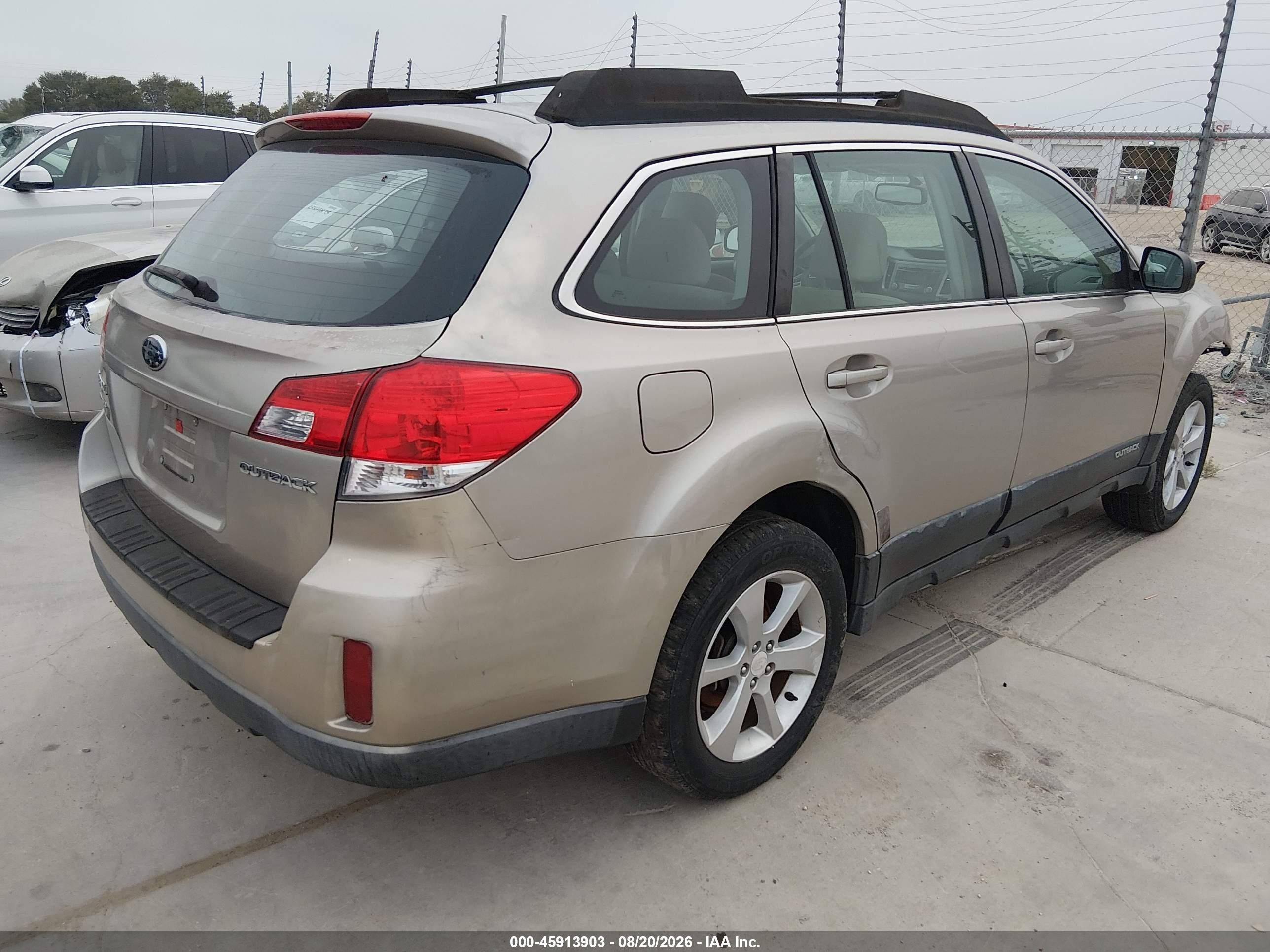 2014 Subaru Outback 2.5i Beige vin: 4S4BRCAC4E3247743