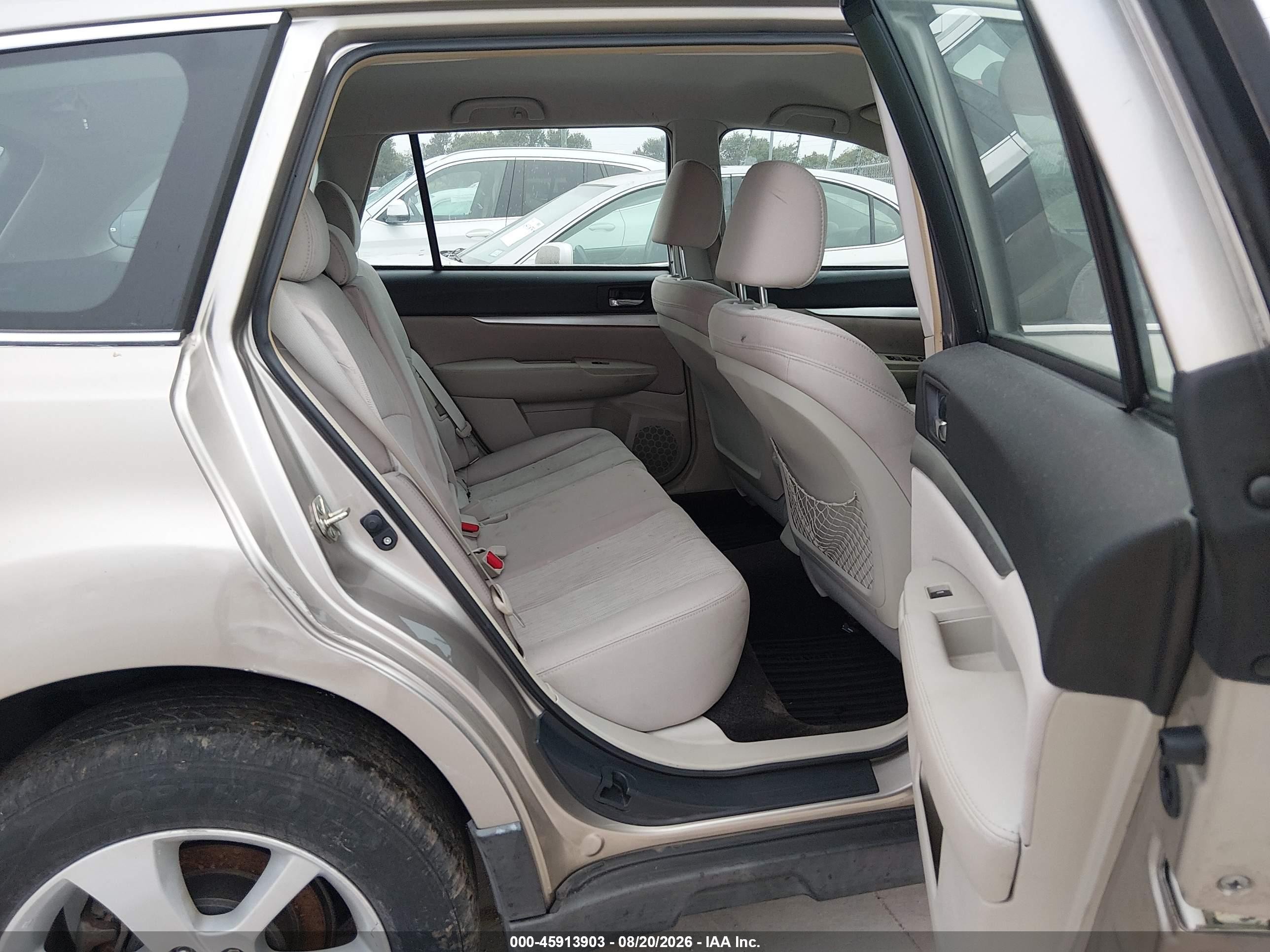 2014 Subaru Outback 2.5i Beige vin: 4S4BRCAC4E3247743