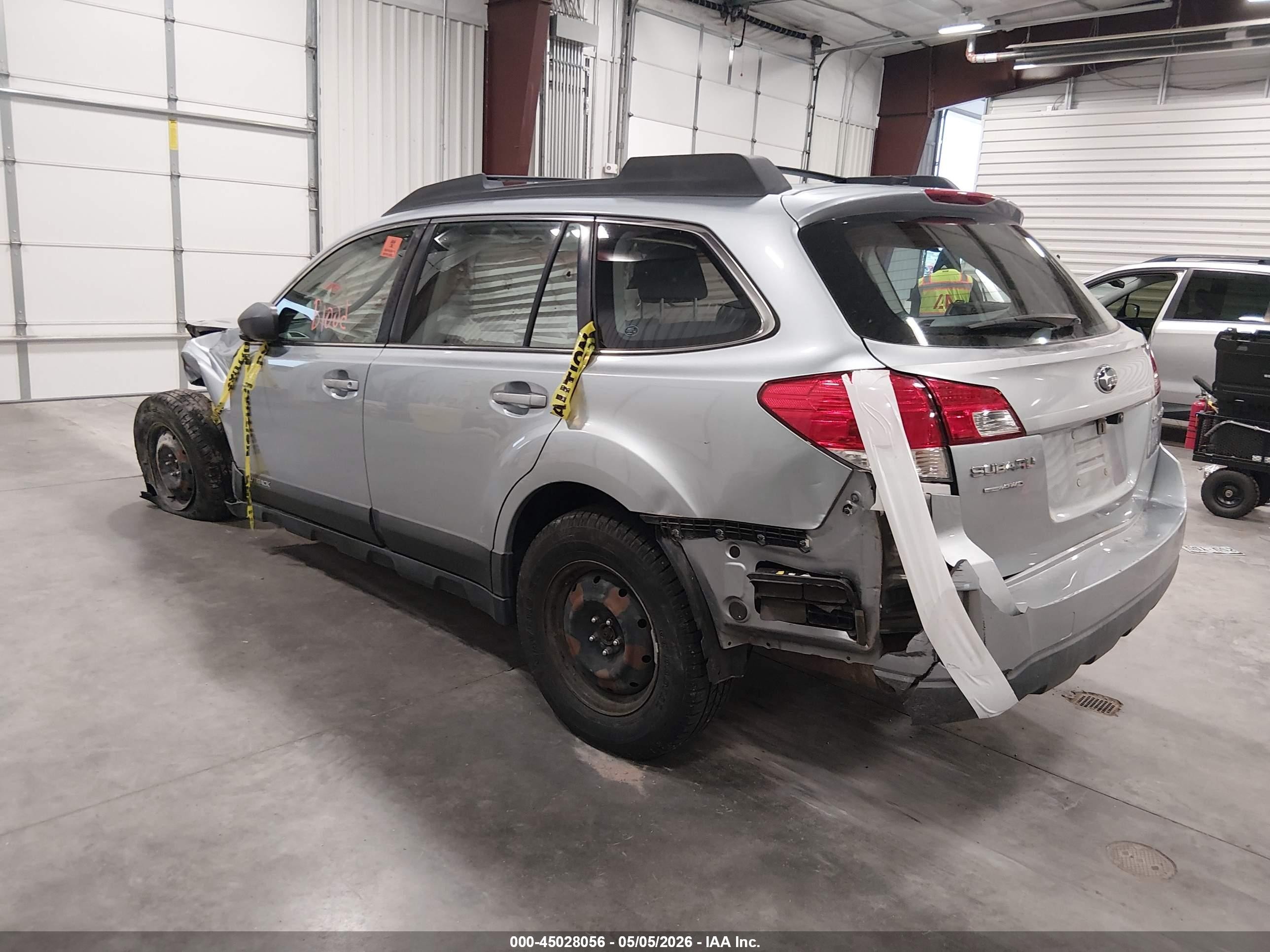 2013 Subaru Outback 2.5i Silver vin: 4S4BRCAC5D3293824