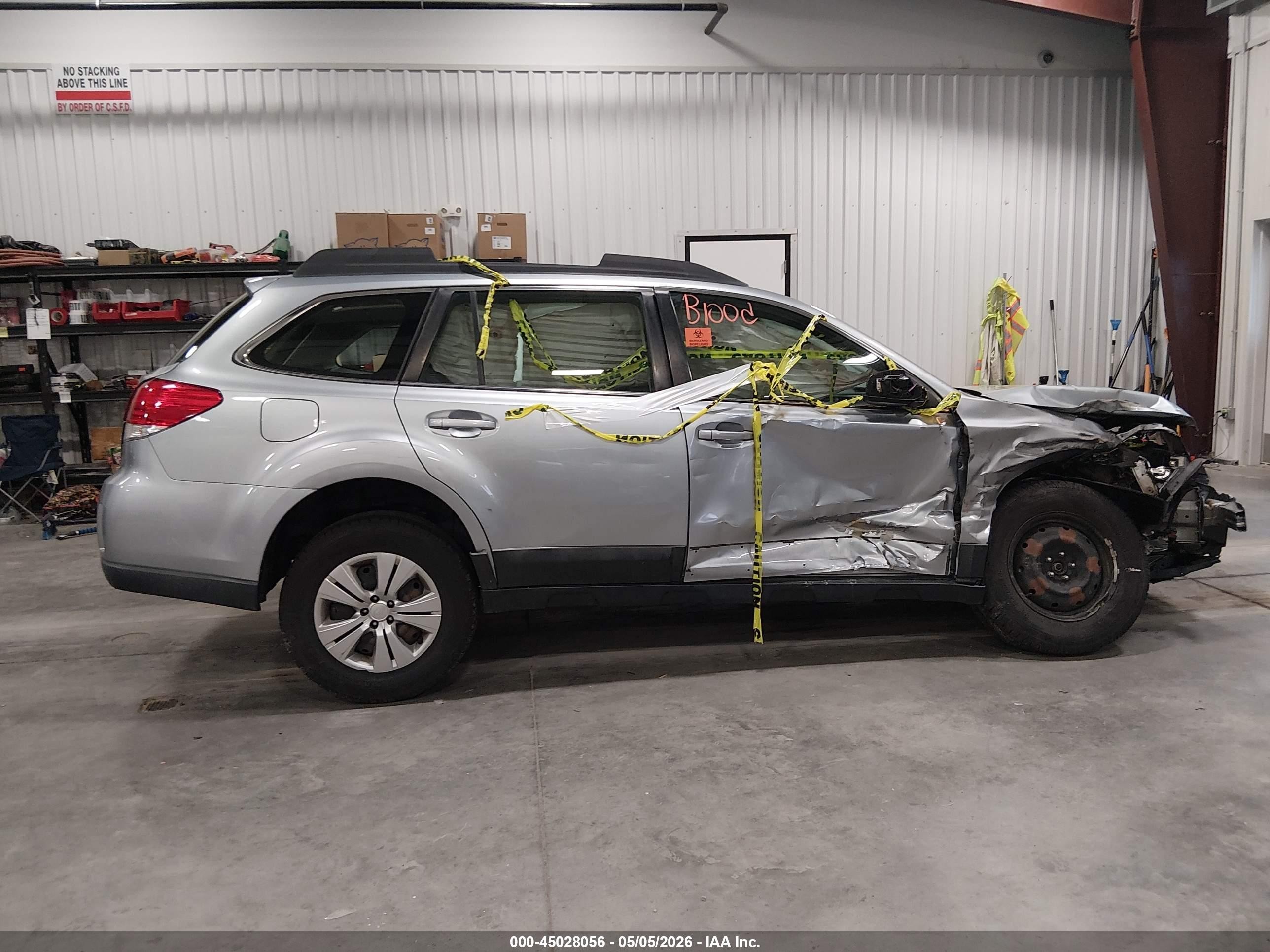 2013 Subaru Outback 2.5i Silver vin: 4S4BRCAC5D3293824