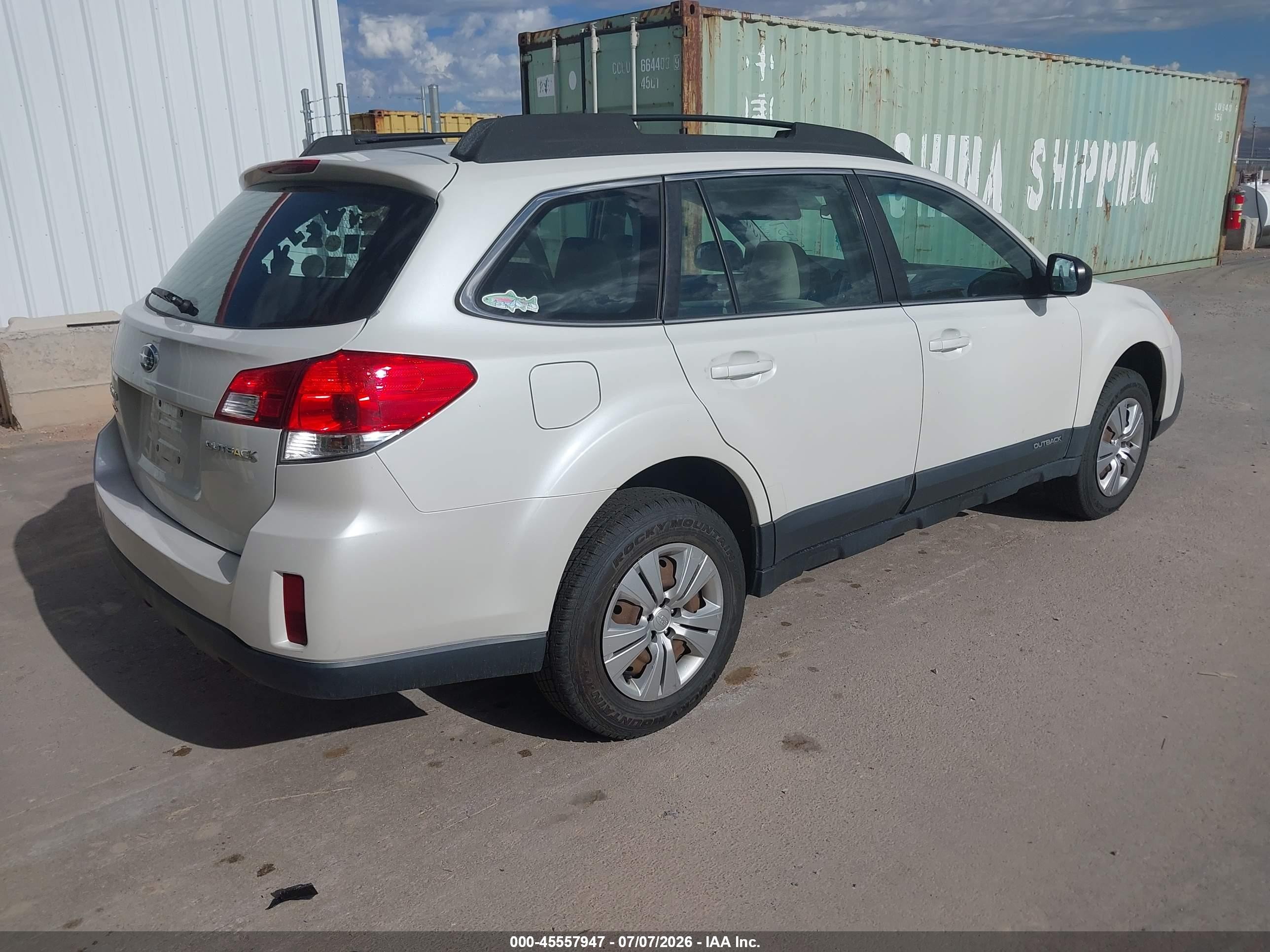 2013 Subaru Outback 2.5i White vin: 4S4BRCAC6D3284114