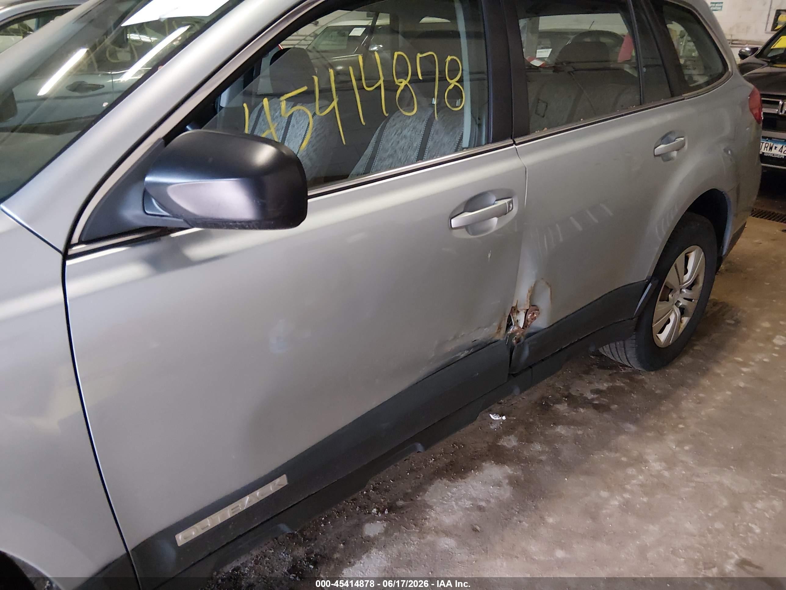 2012 Subaru Outback 2.5i Silver vin: 4S4BRCAC7C1255862