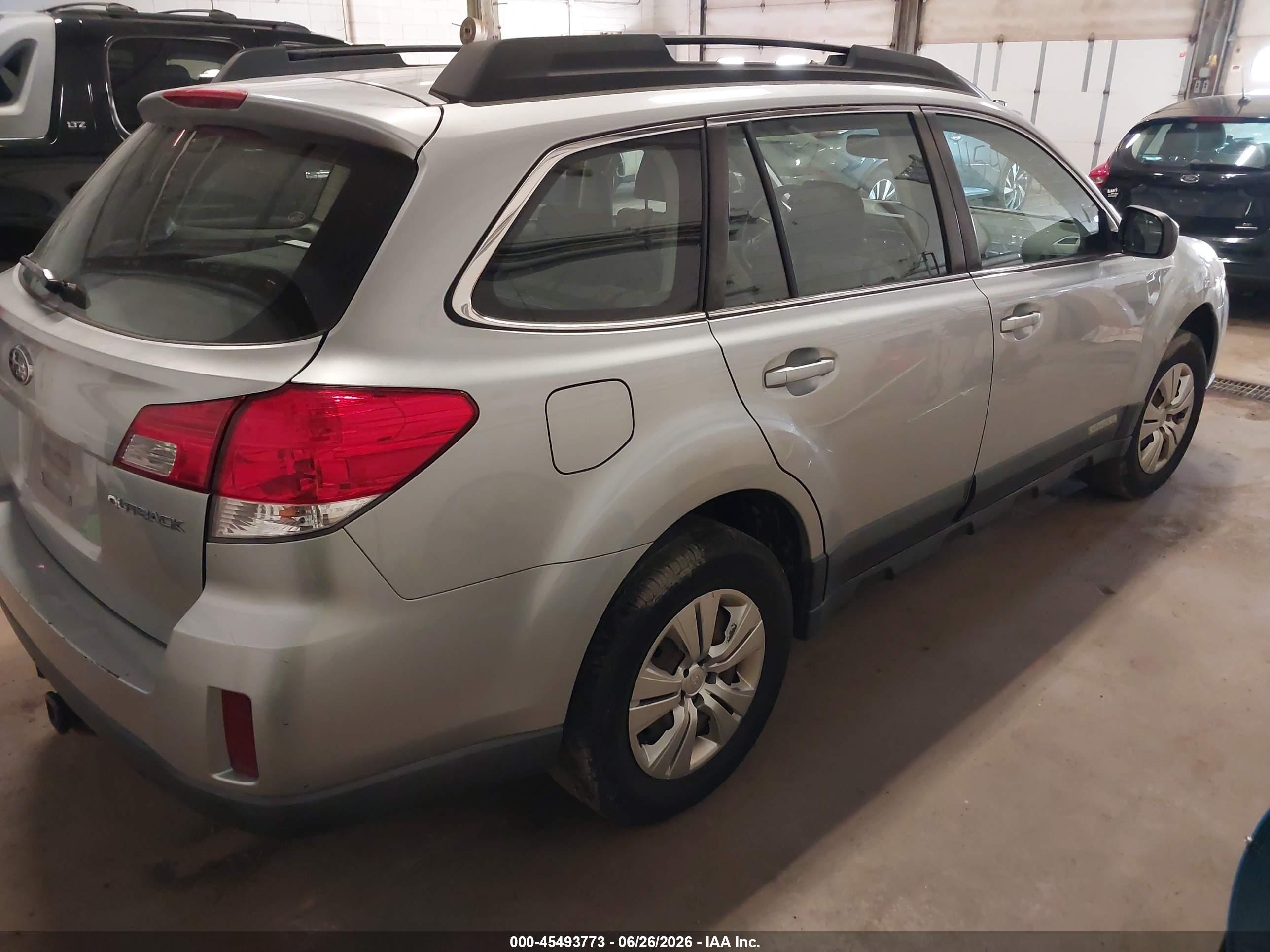 2012 Subaru Outback 2.5i Silver vin: 4S4BRCAC7C1255862