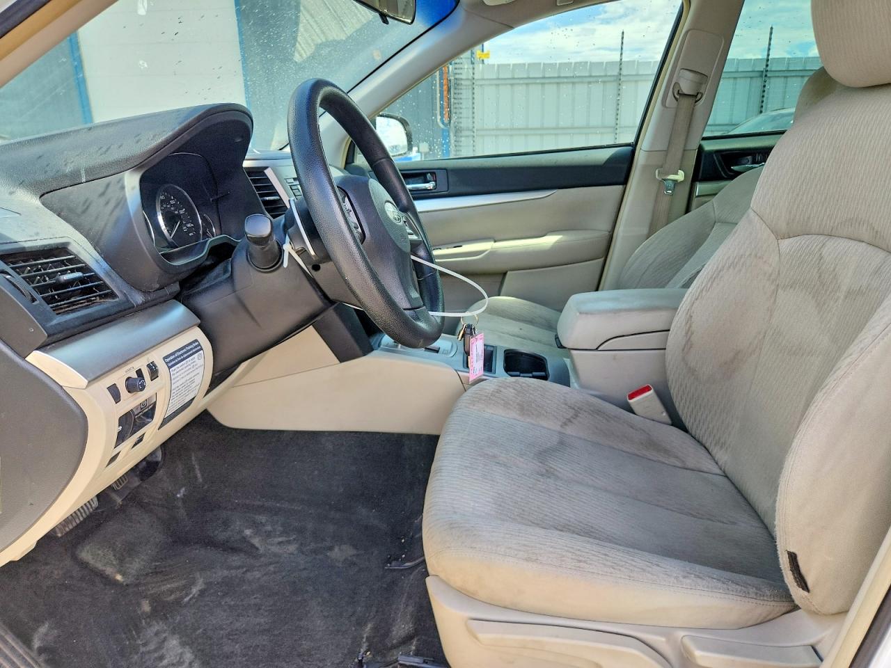 2012 Subaru Outback 2.5i White vin: 4S4BRCAC7C3242534